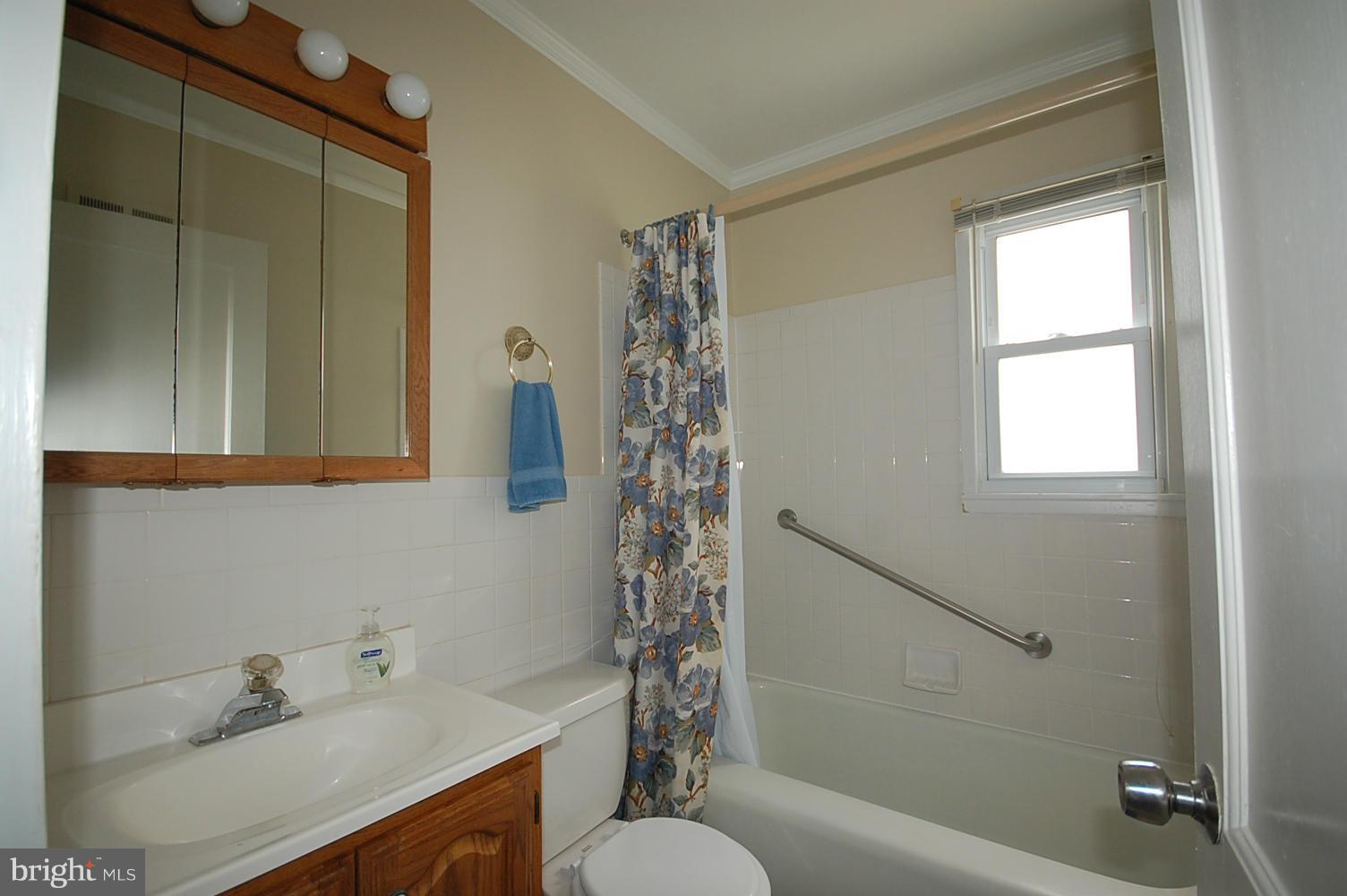 BURGUNDY VILLAGE - Residential