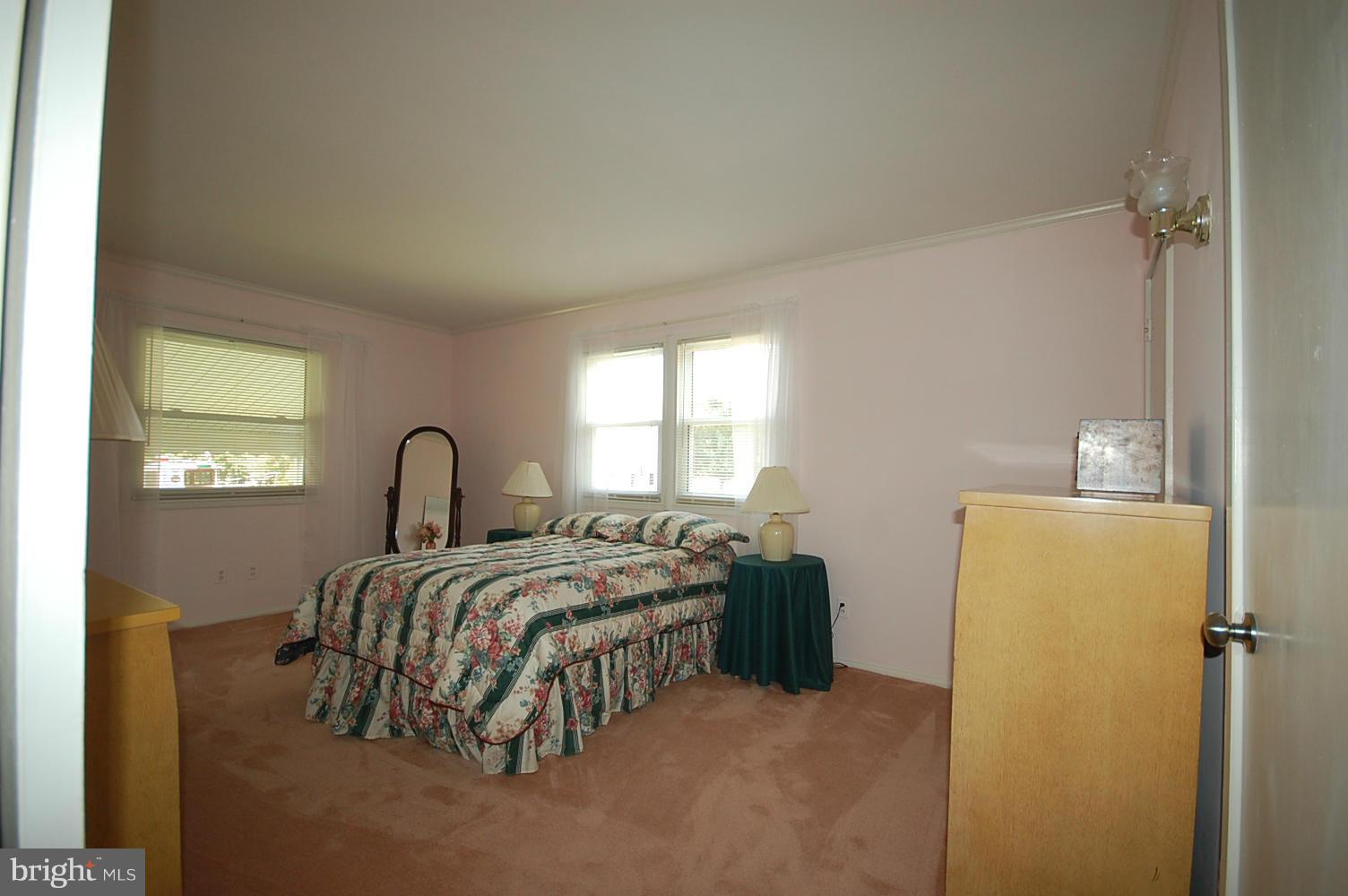 BURGUNDY VILLAGE - Residential