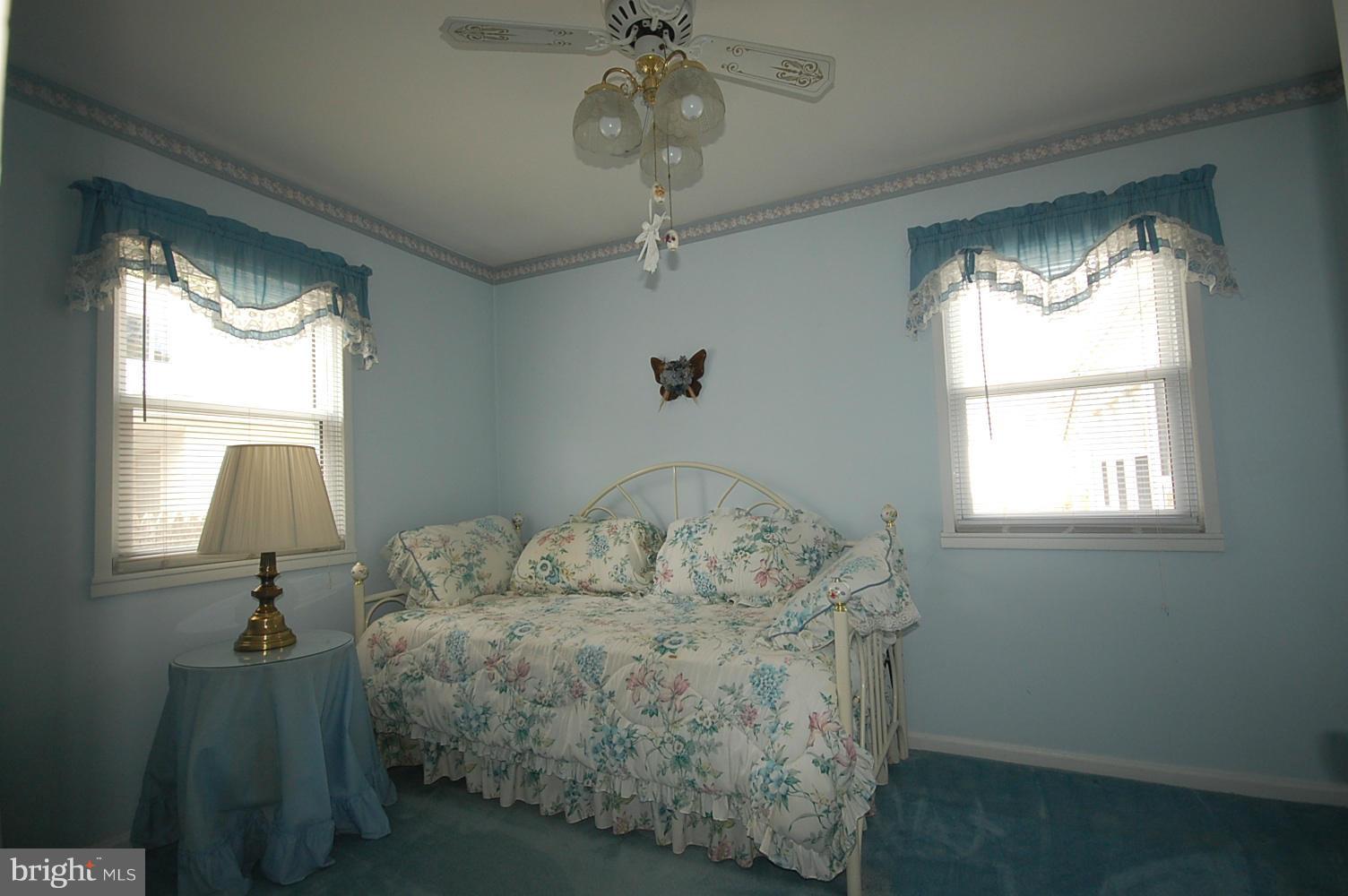 BURGUNDY VILLAGE - Residential