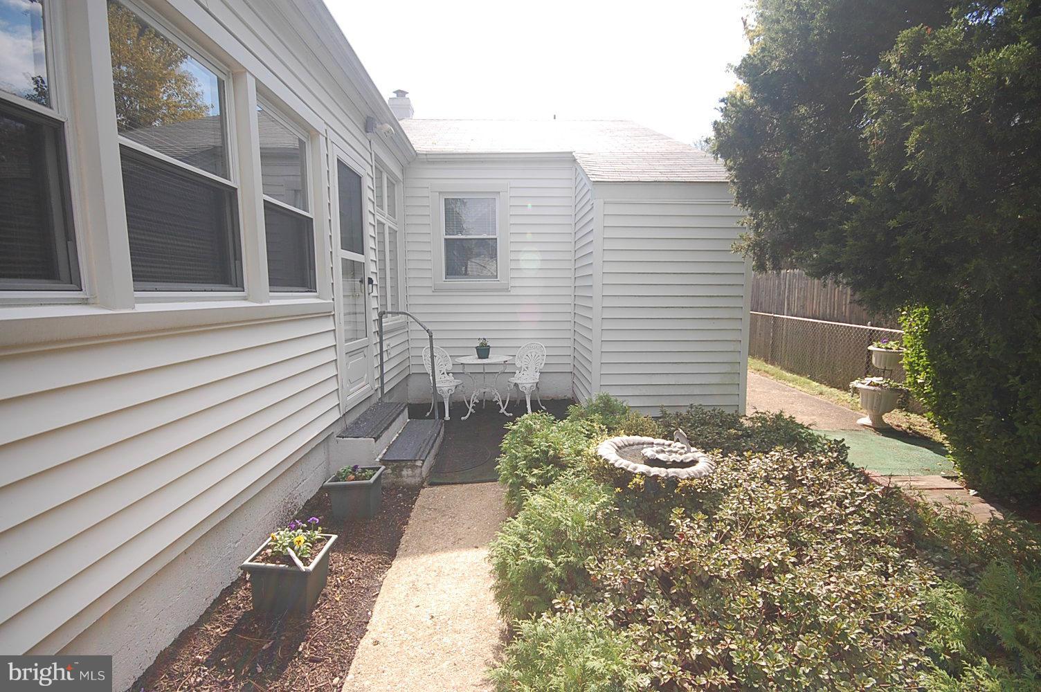 BURGUNDY VILLAGE - Residential