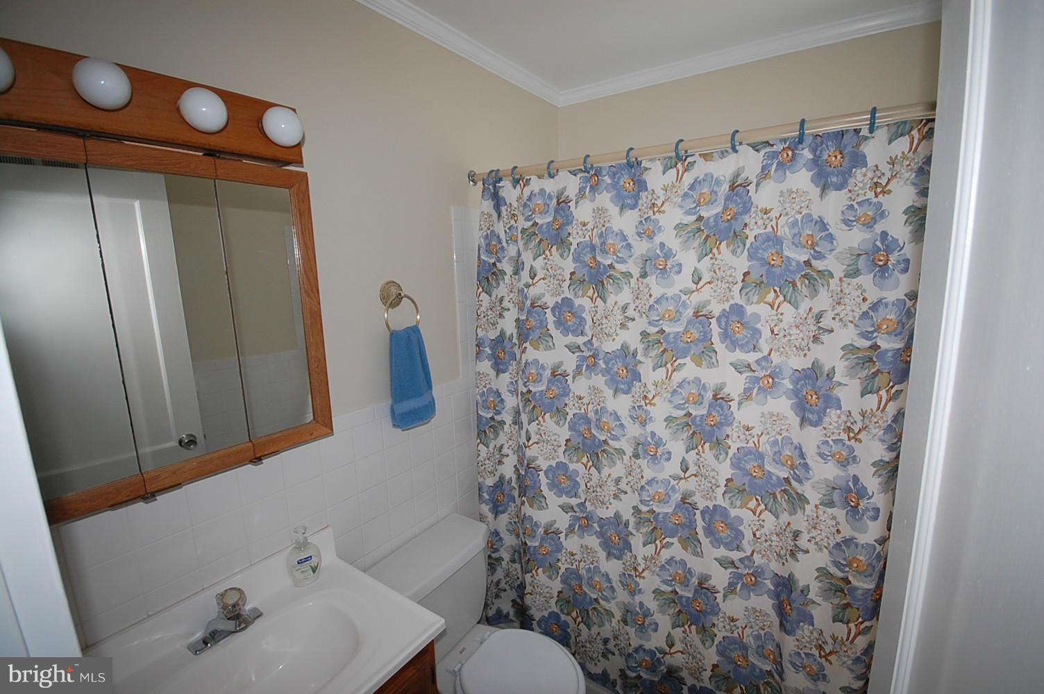 BURGUNDY VILLAGE - Residential