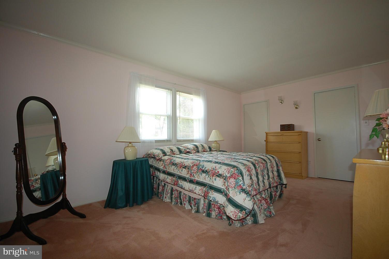 BURGUNDY VILLAGE - Residential