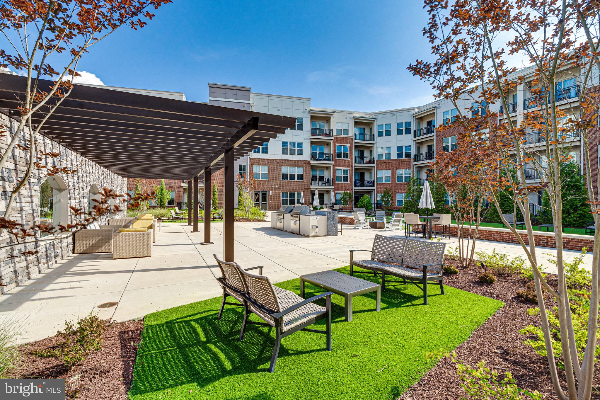 BOULEVARD VI TOWNS - Residential