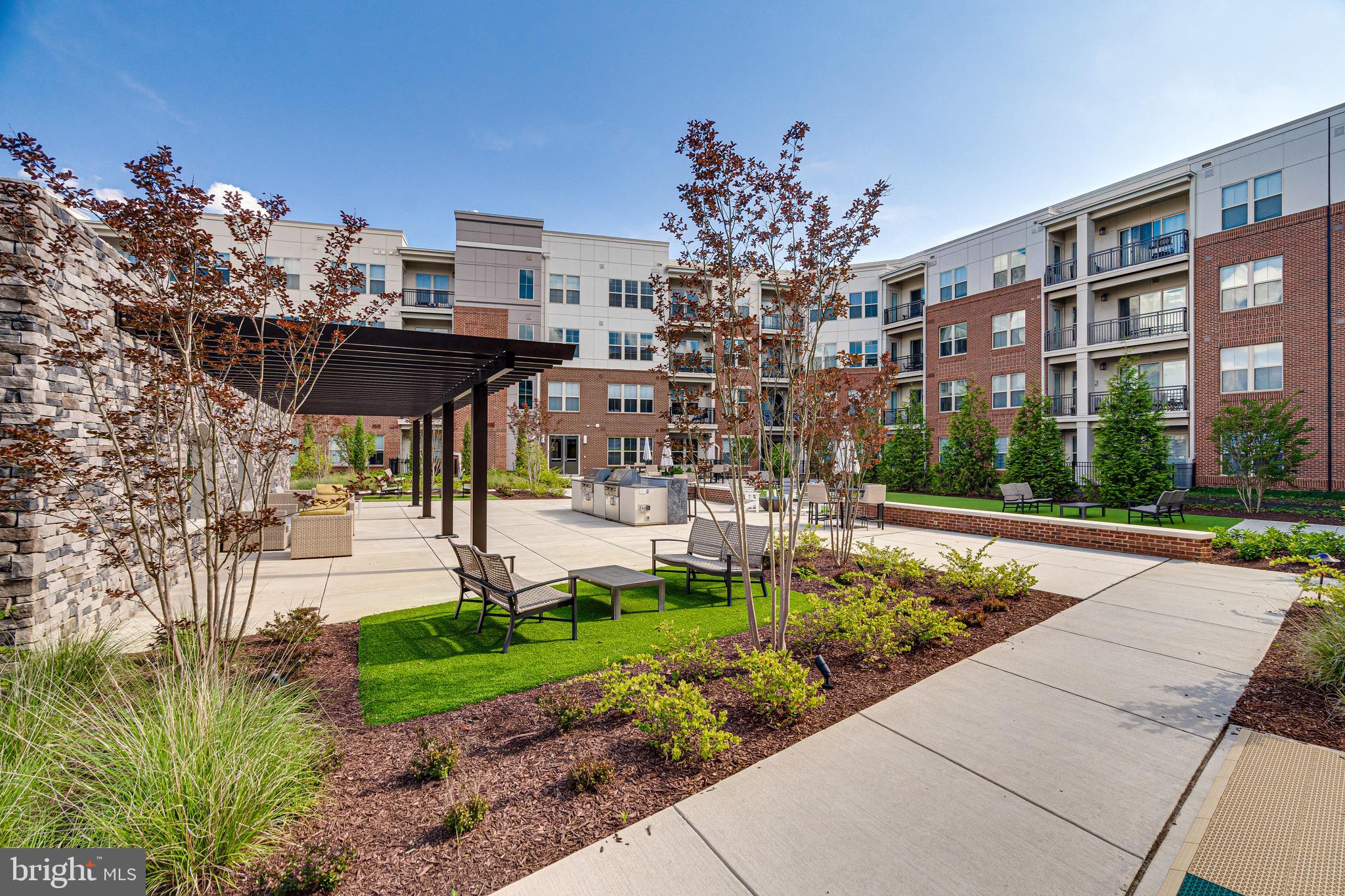 BOULEVARD VI TOWNS - Residential