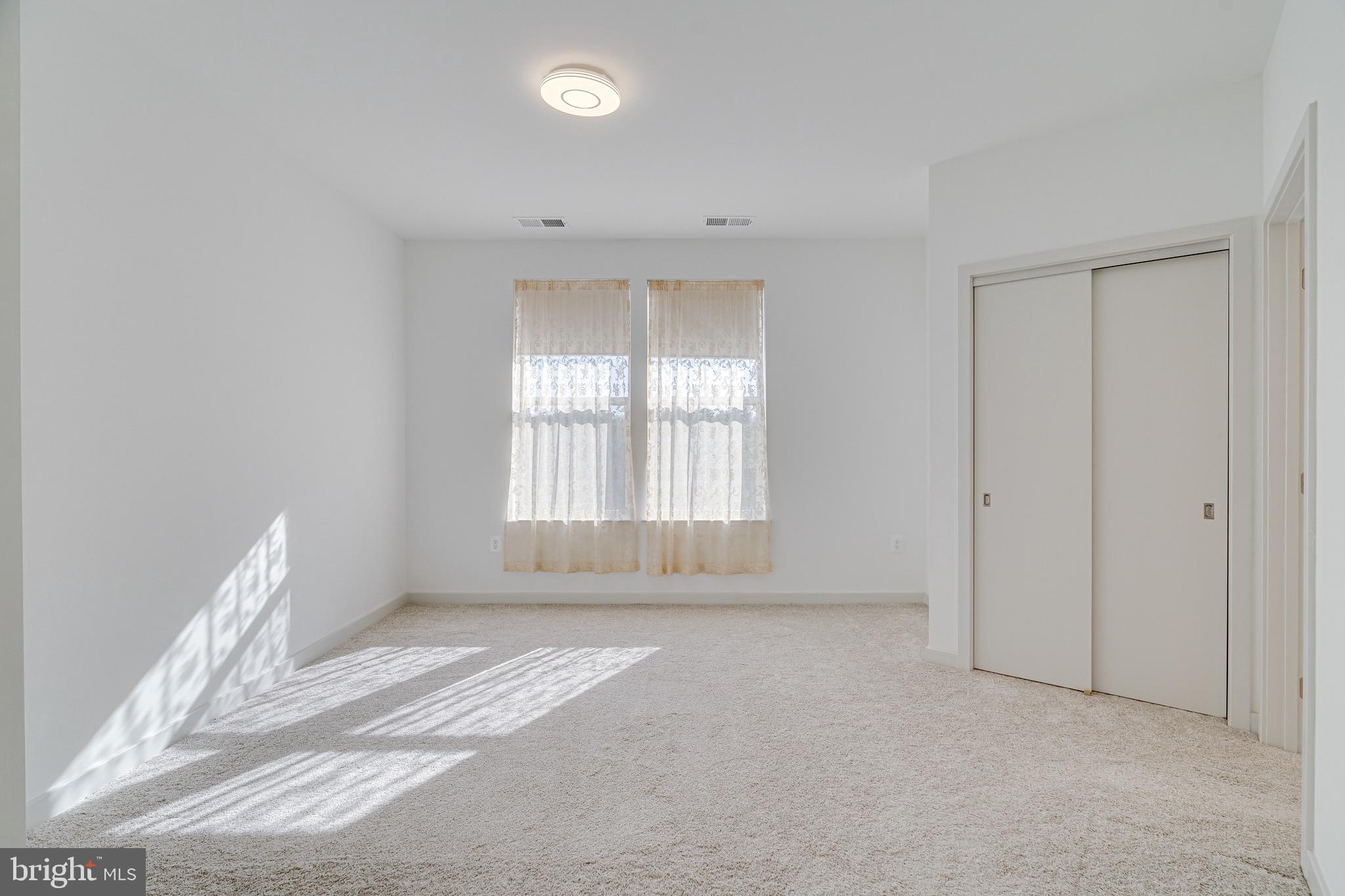 BOULEVARD VI TOWNS - Residential