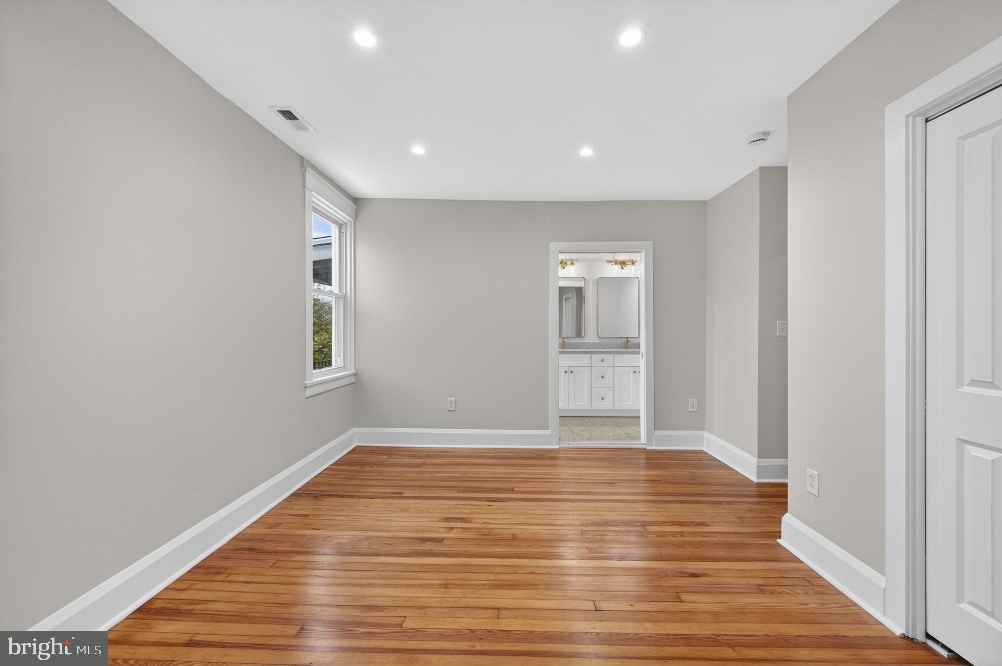 MONDAWMIN - Residential