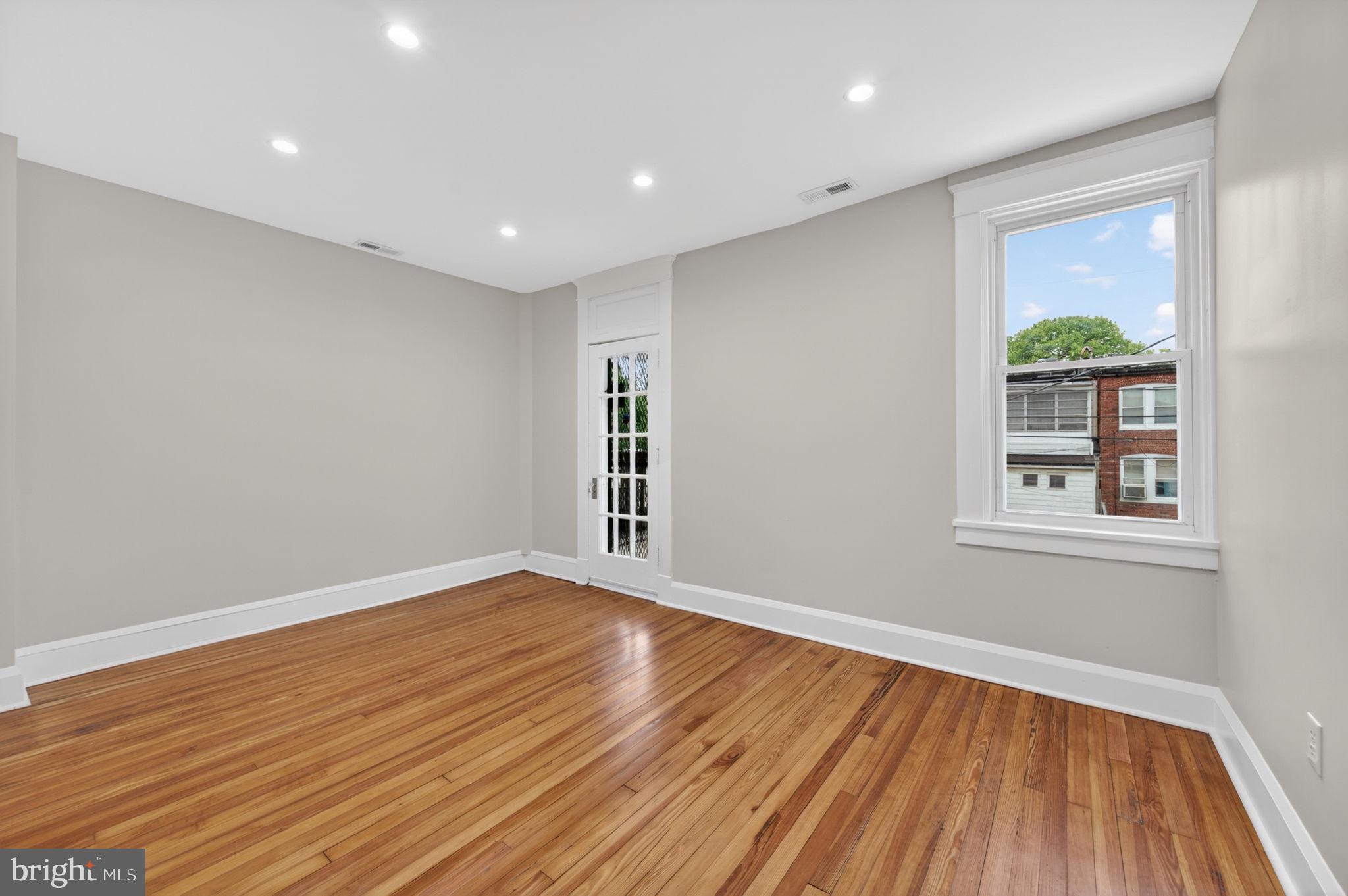 MONDAWMIN - Residential