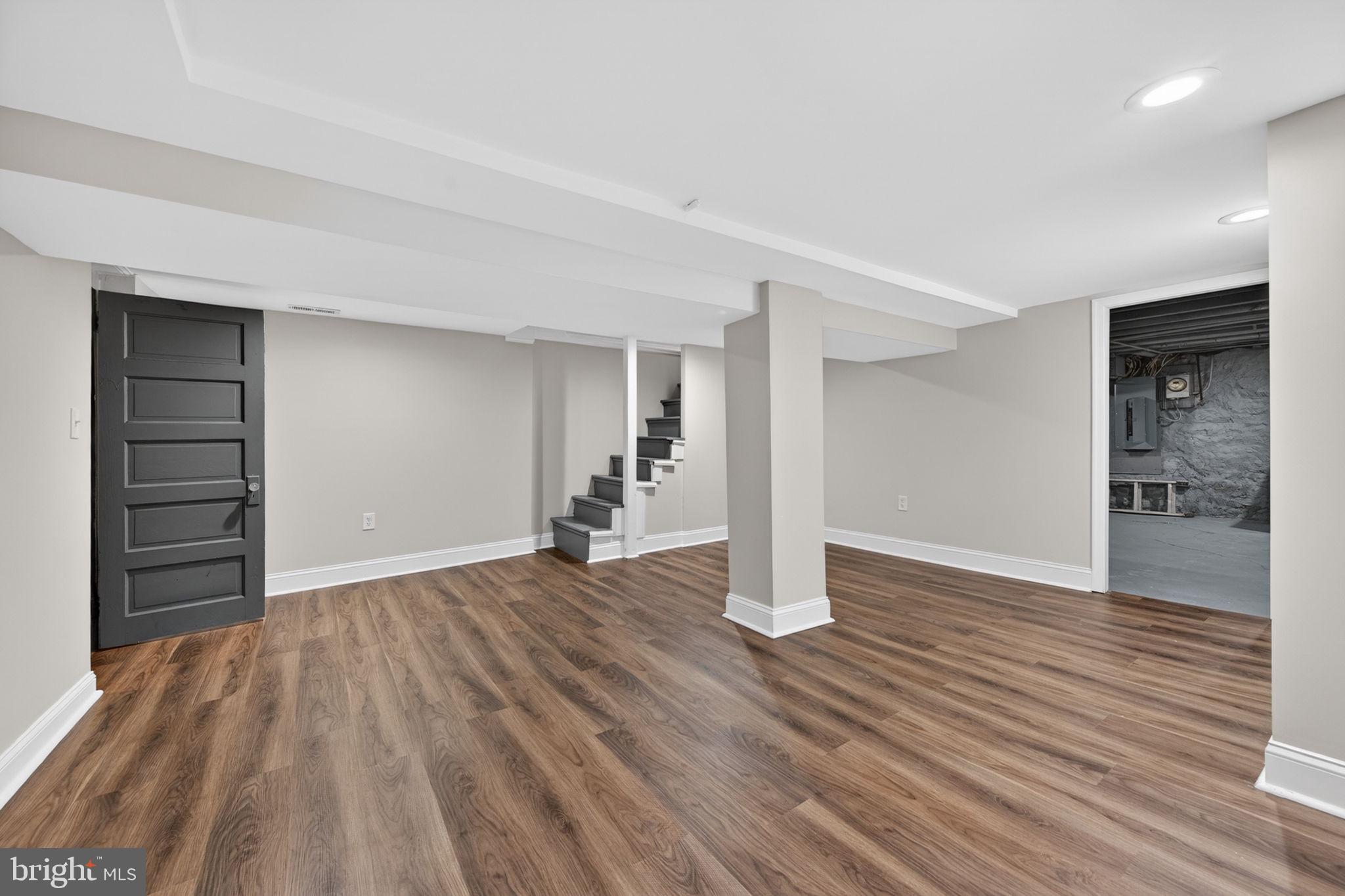 MONDAWMIN - Residential