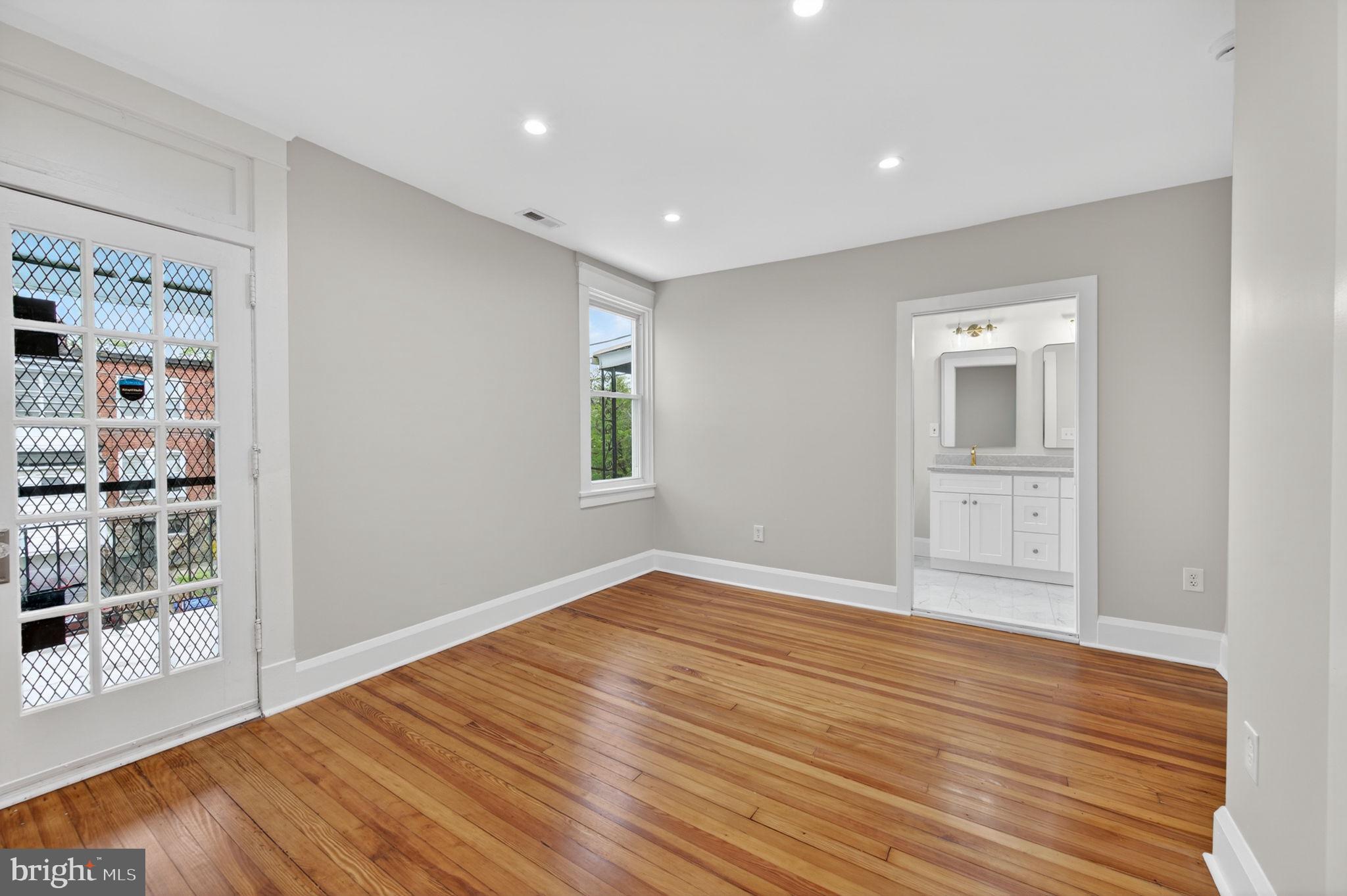 MONDAWMIN - Residential