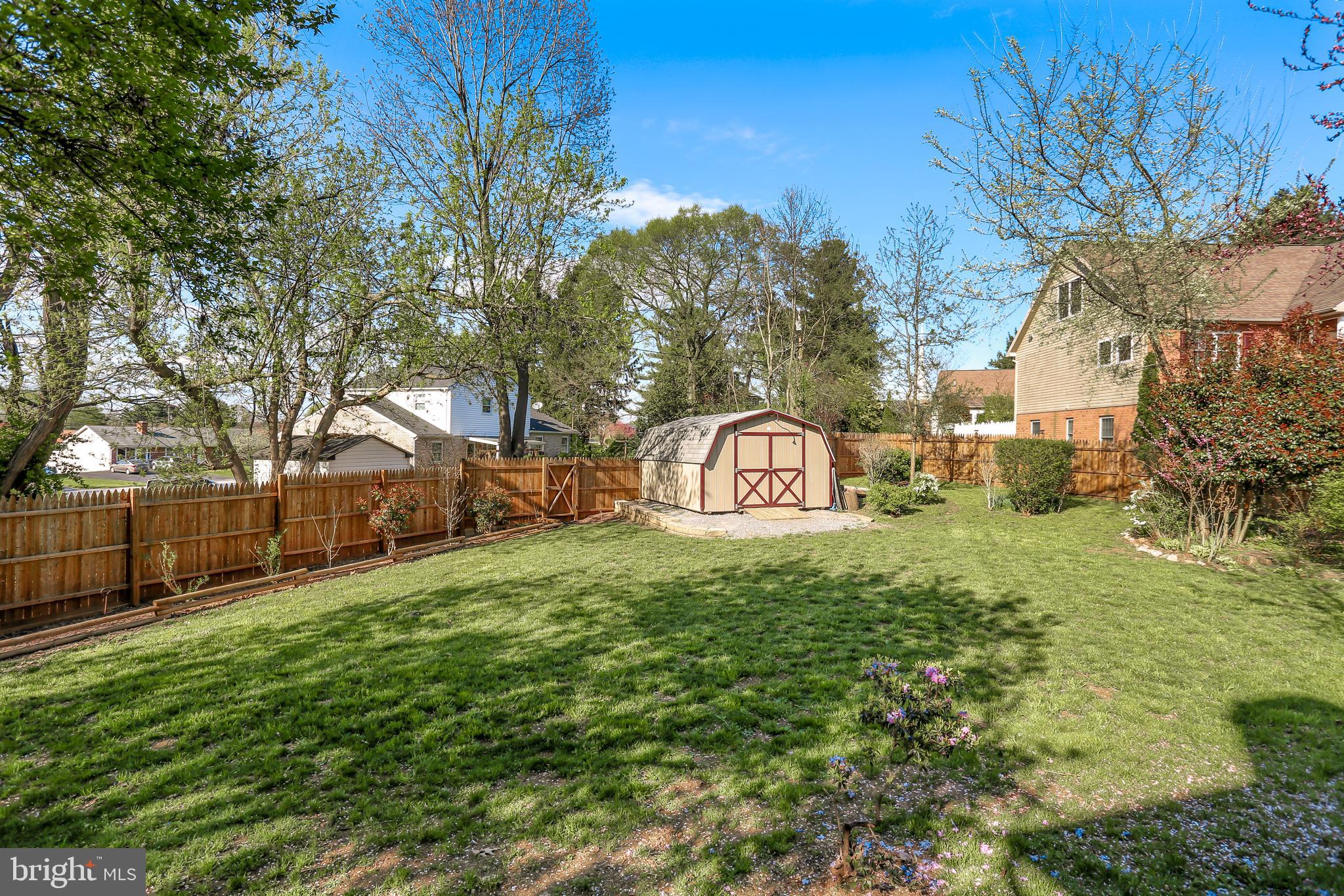 VAN LEAR MANOR - Residential