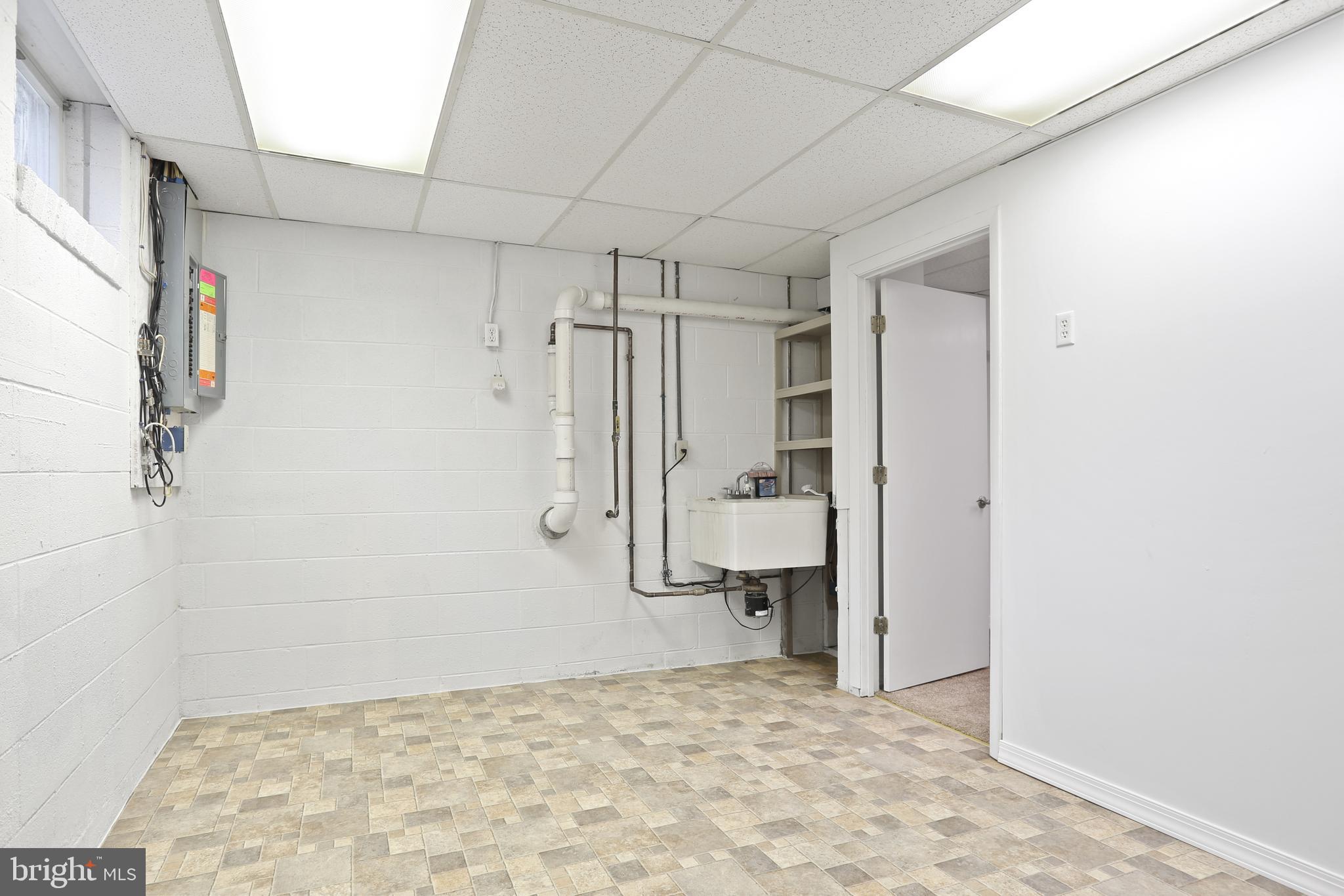 VAN LEAR MANOR - Residential