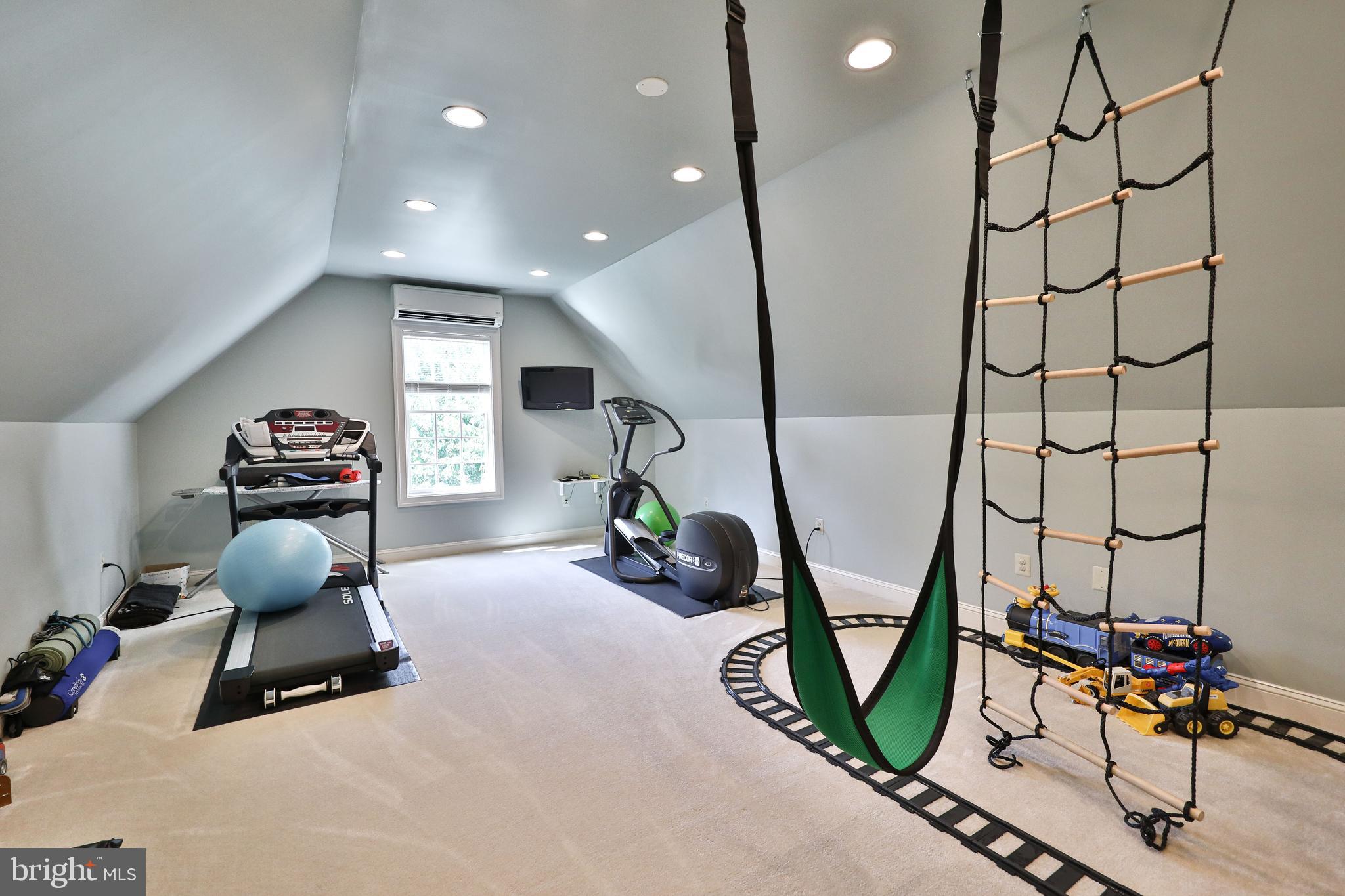PRESERVE AT MEADOWBR - Residential