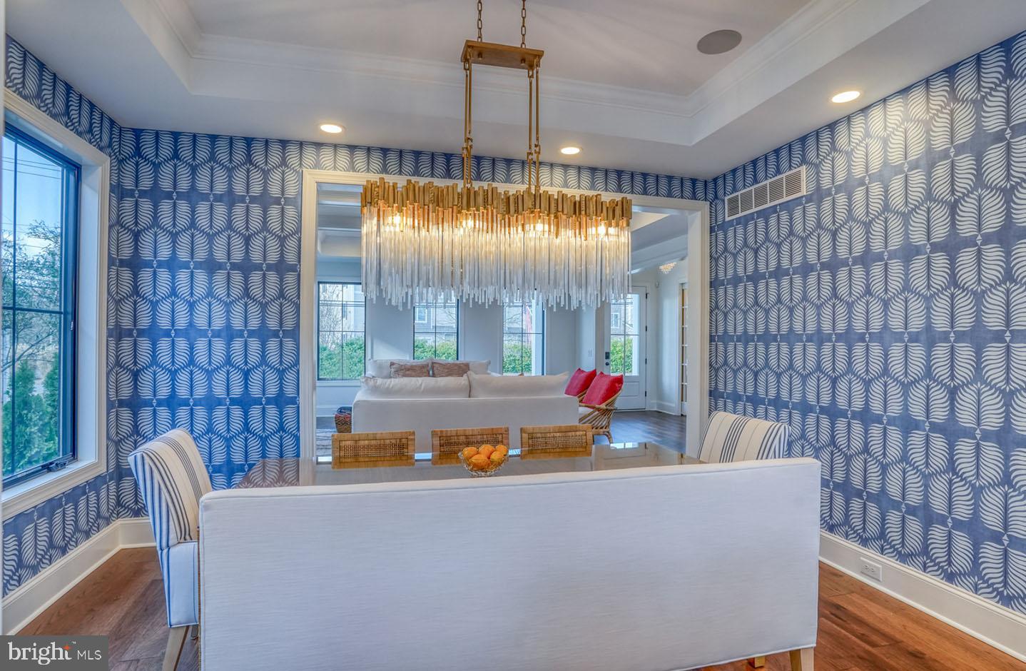 COUNTRY CLUB ESTATES - Residential