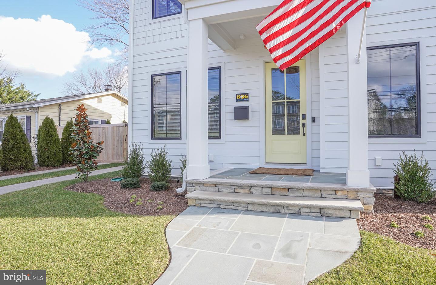 COUNTRY CLUB ESTATES - Residential