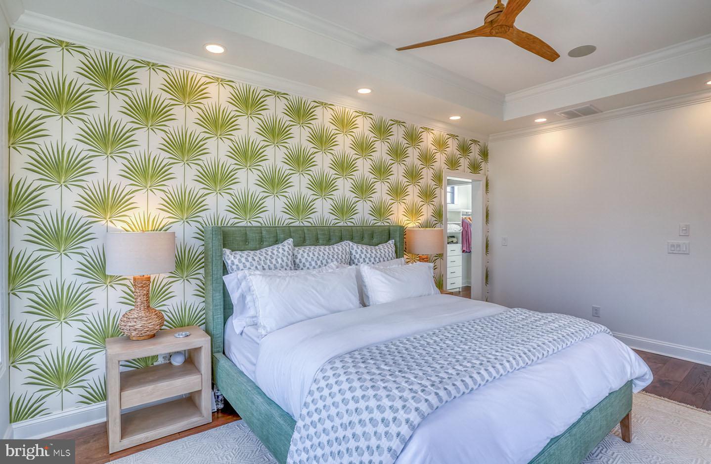 COUNTRY CLUB ESTATES - Residential