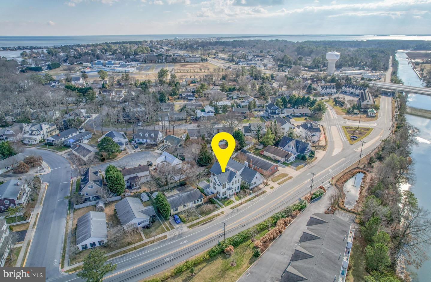 COUNTRY CLUB ESTATES - Residential