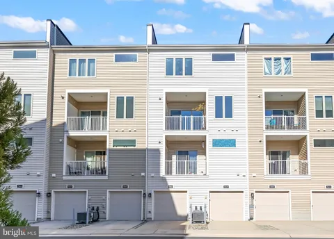 23647 Hopewell Manor Terrace, Ashburn, VA MLS: VALO2109578