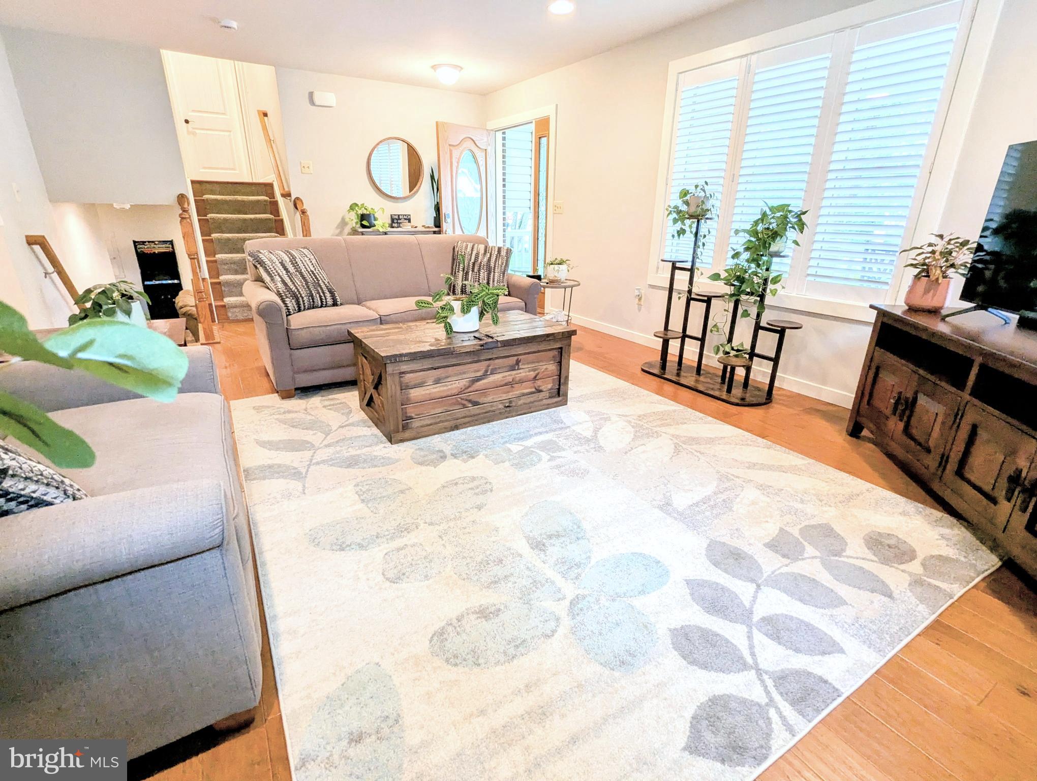 717 CLOVERFIELDS DRIVE