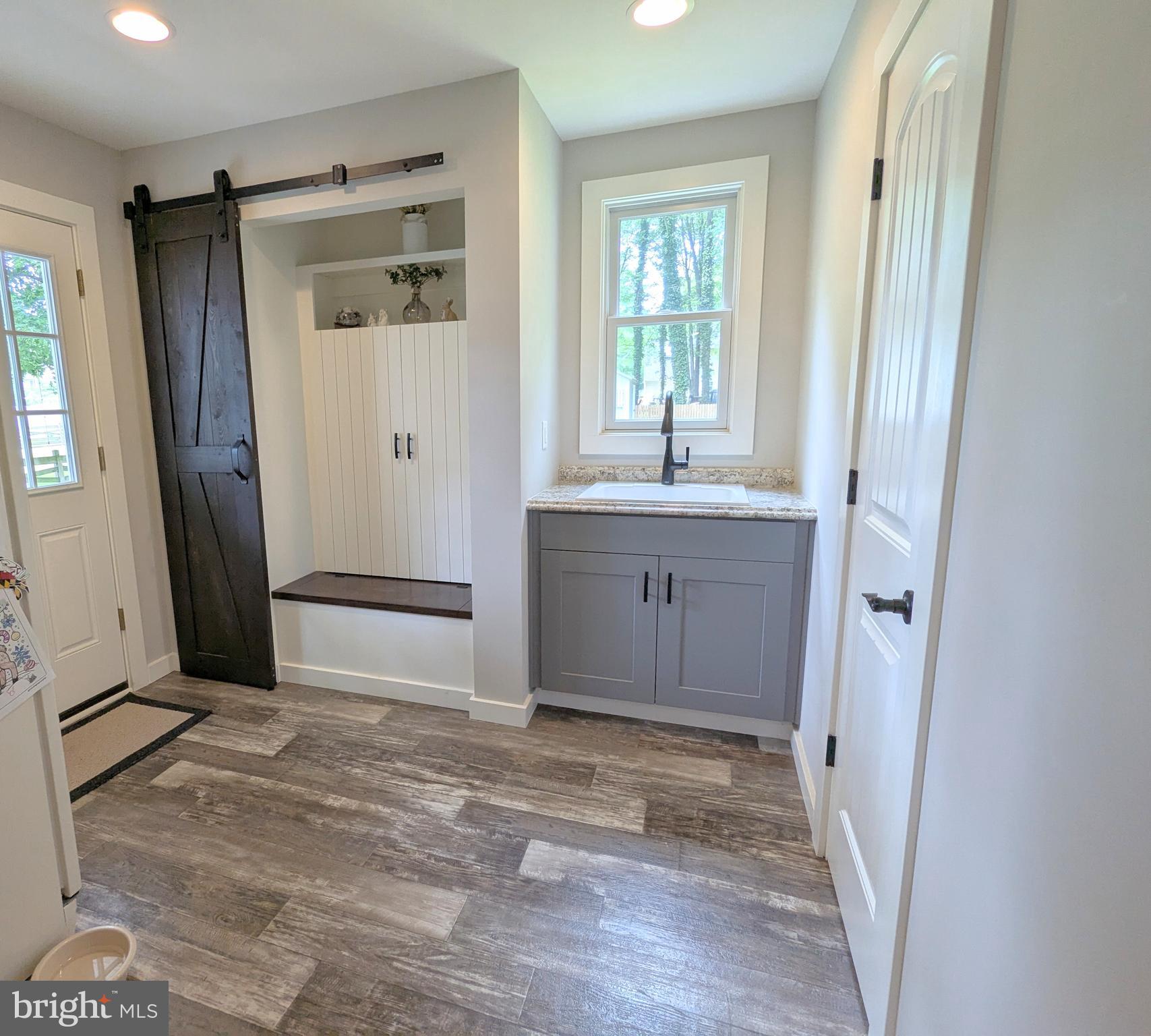 717 CLOVERFIELDS DRIVE
