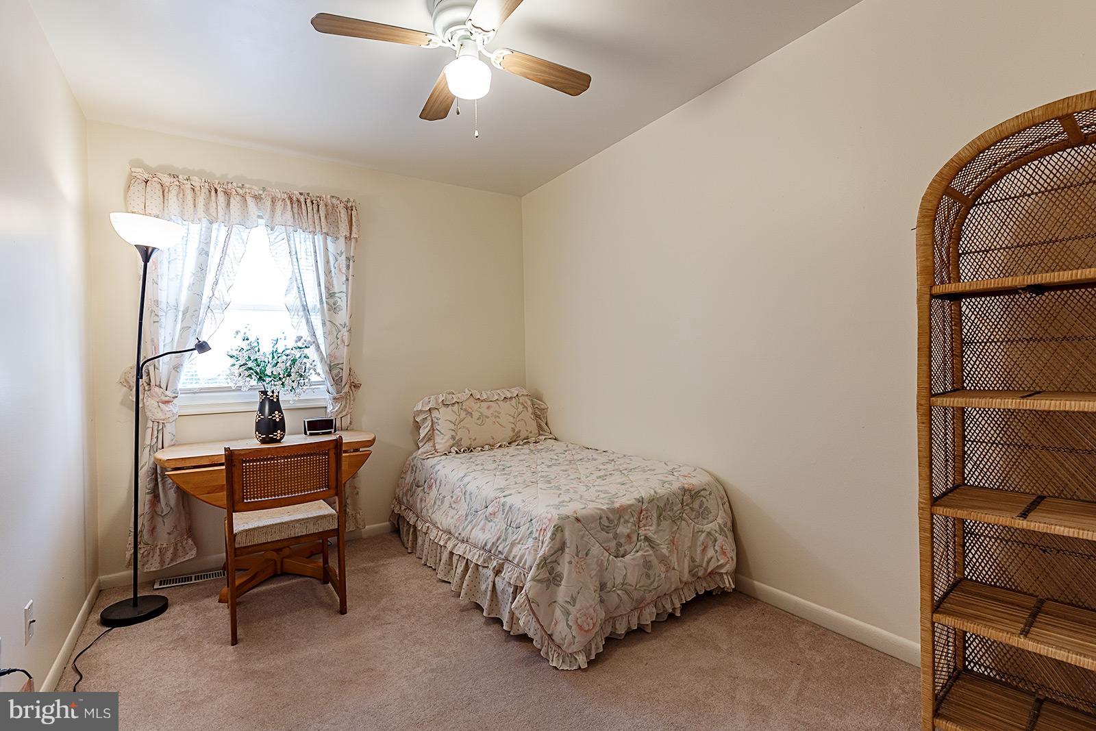 STAFFORD OAKS - Residential