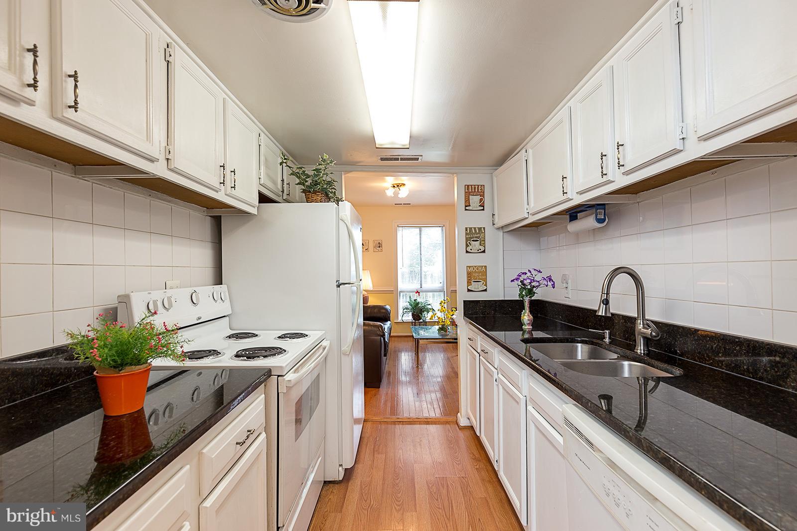 STAFFORD OAKS - Residential