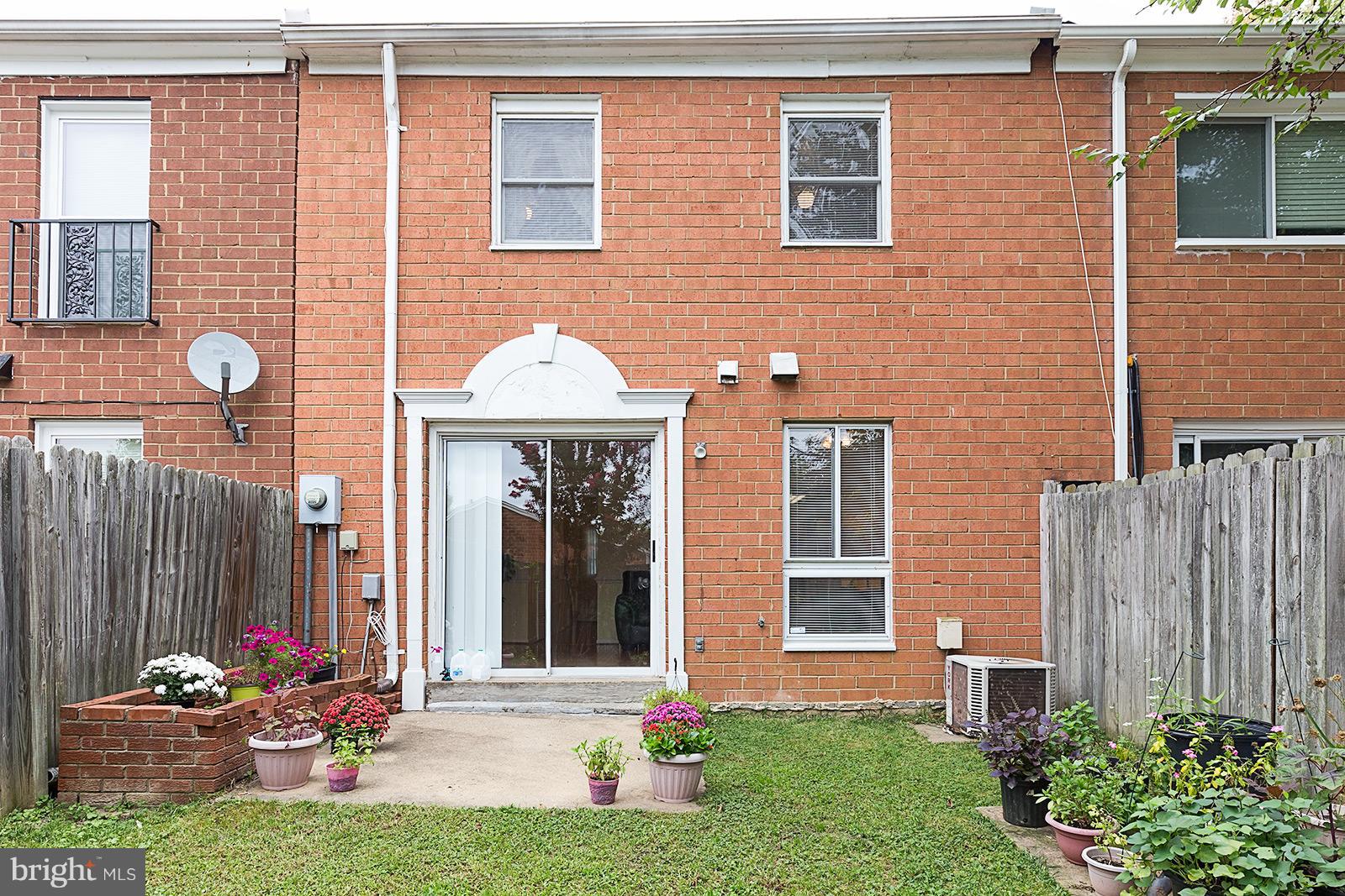 STAFFORD OAKS - Residential