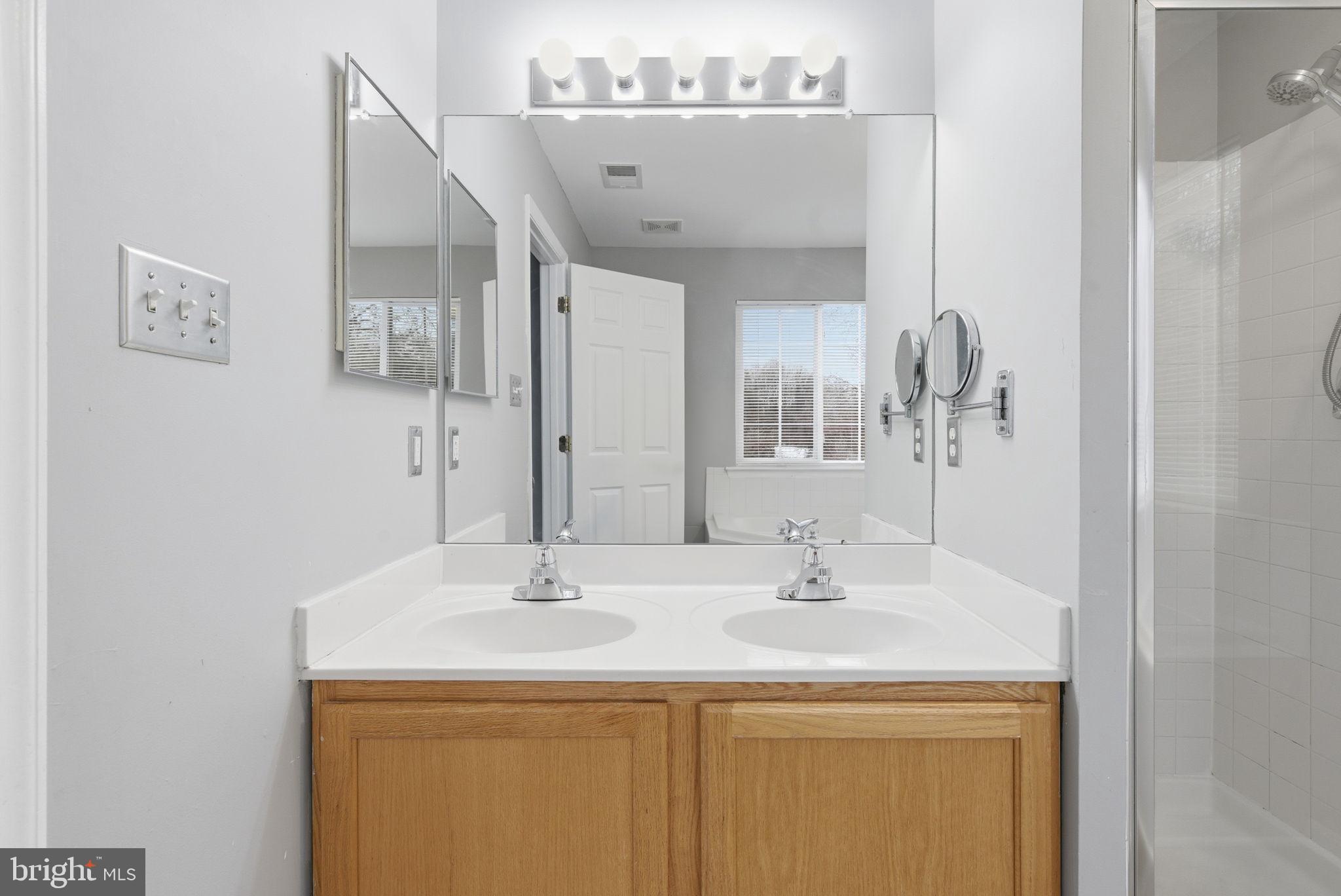 WILLOW HILLS - Residential