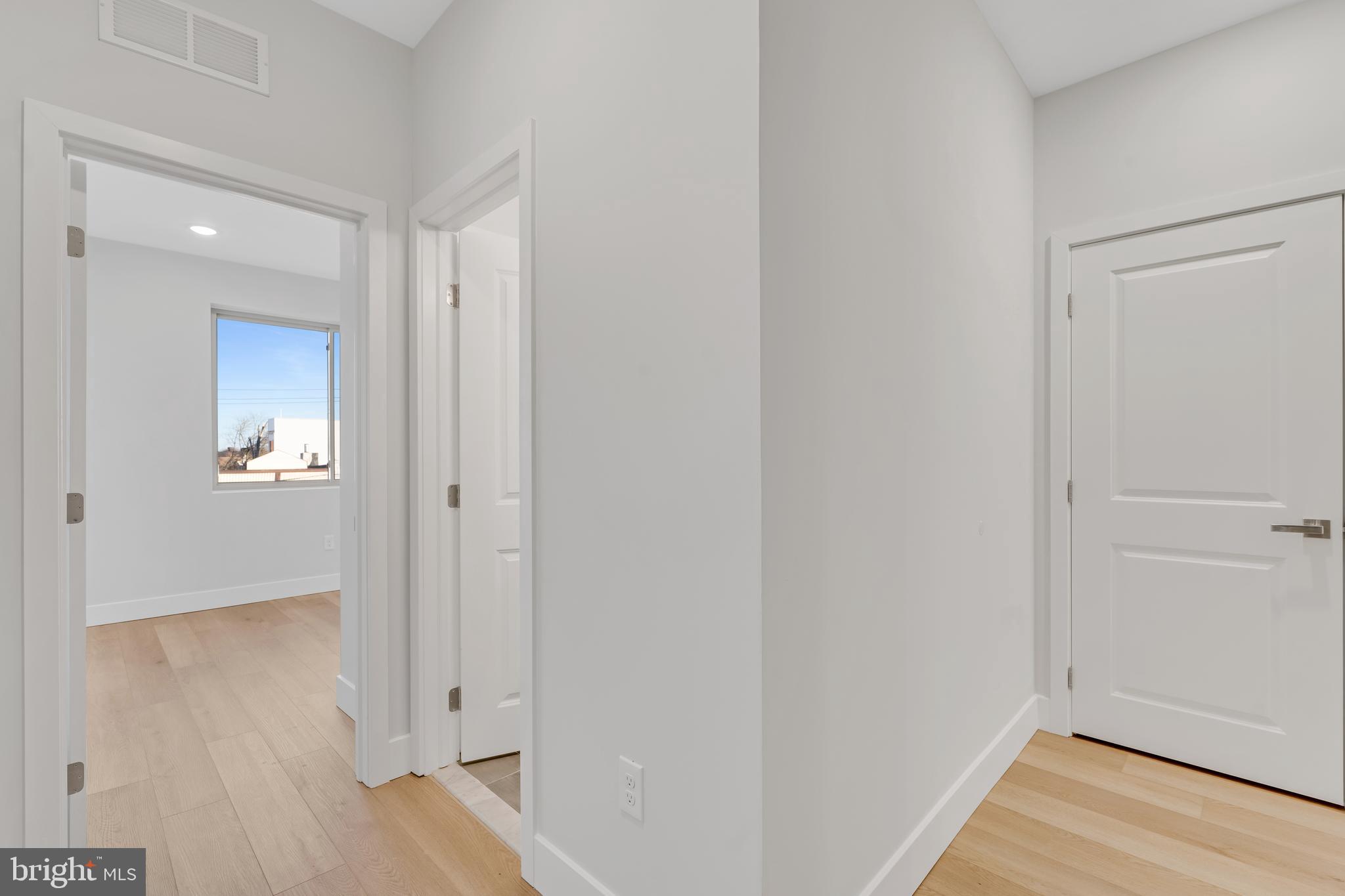 1243 WESTMORELAND STREET 3