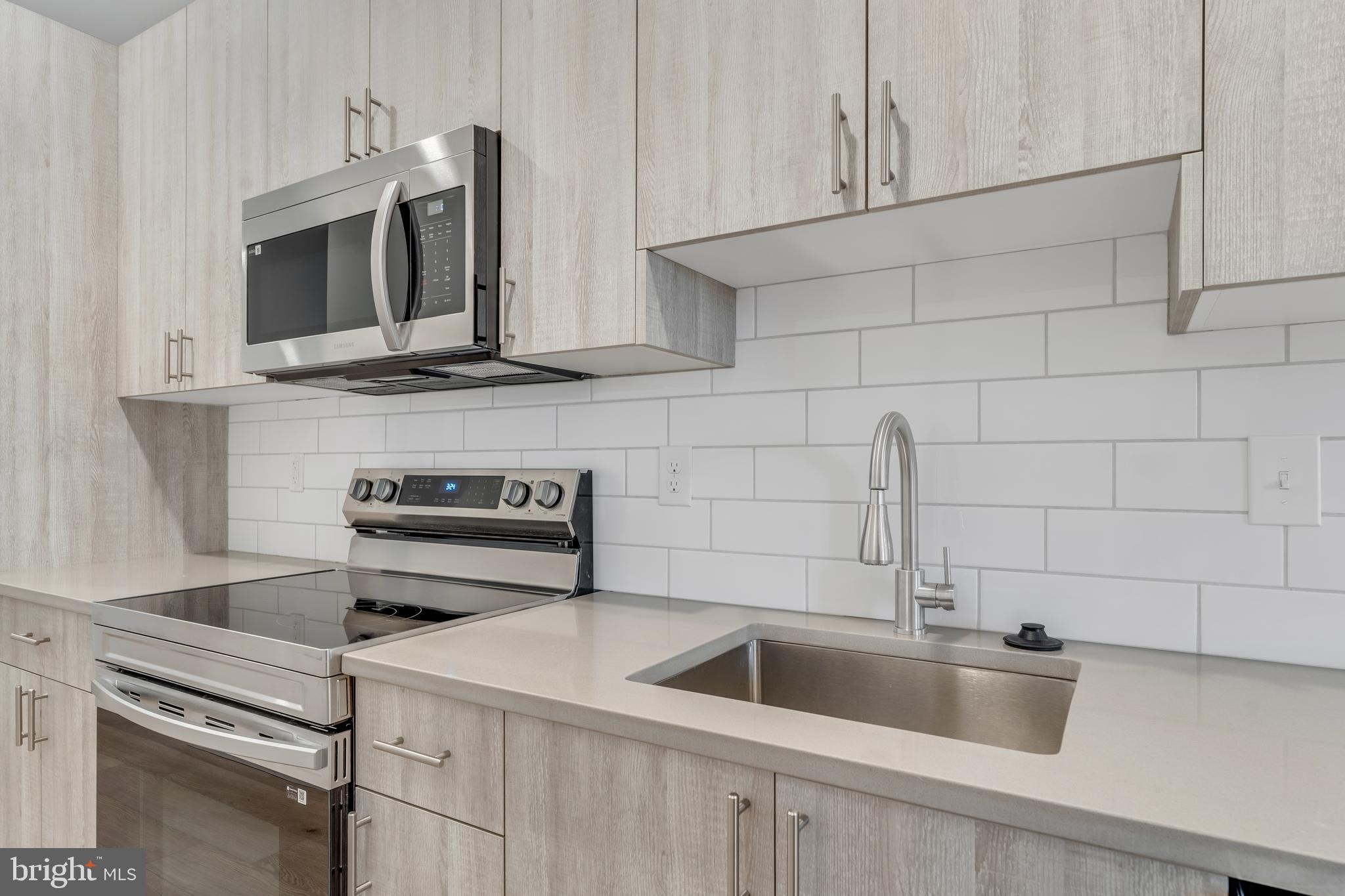 1243 WESTMORELAND STREET 3