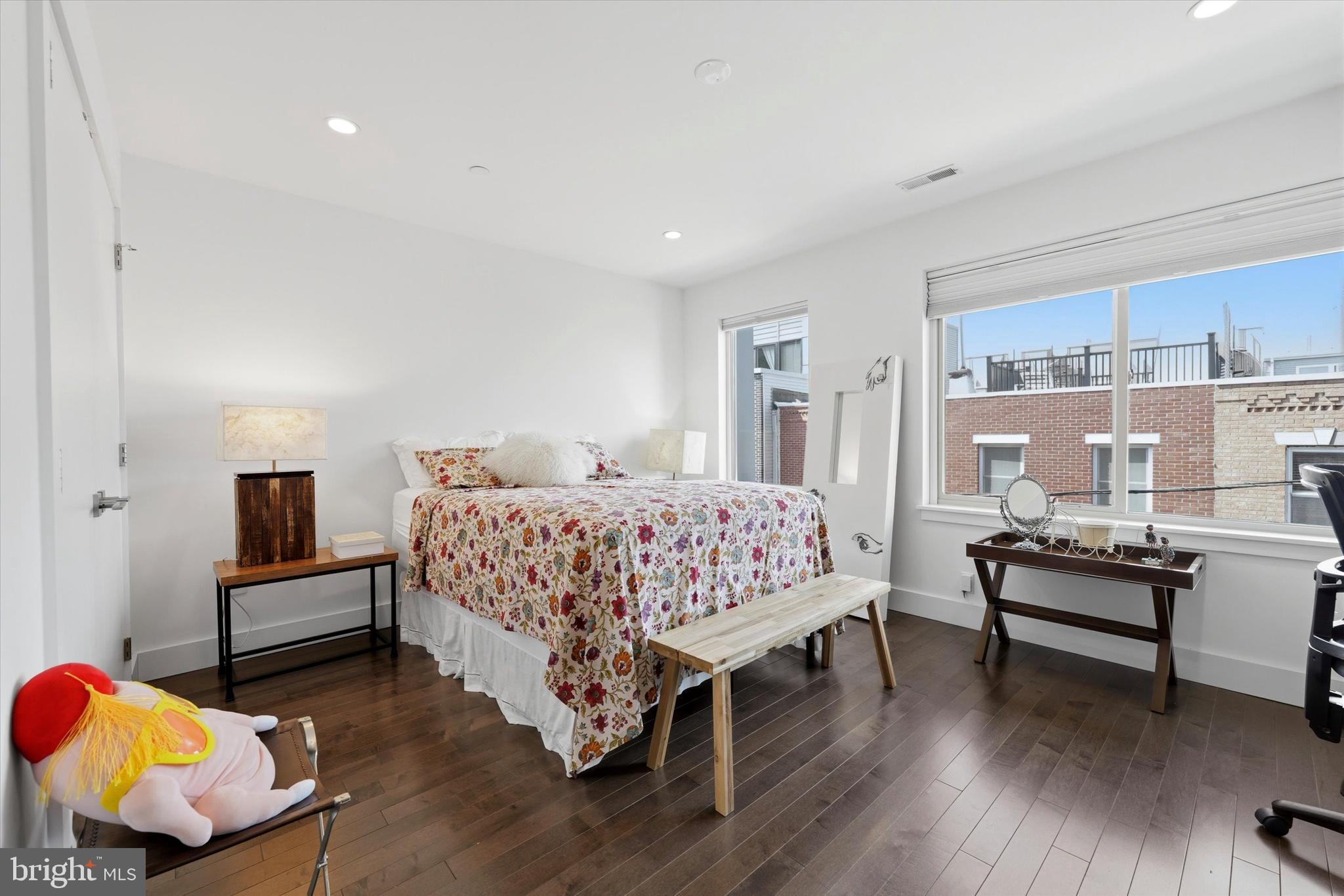 POINT BREEZE - Residential