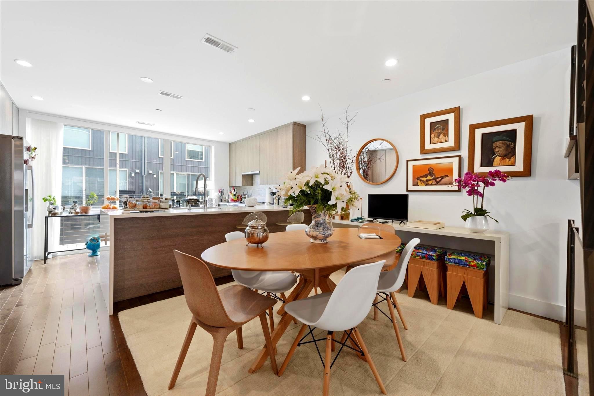 POINT BREEZE - Residential