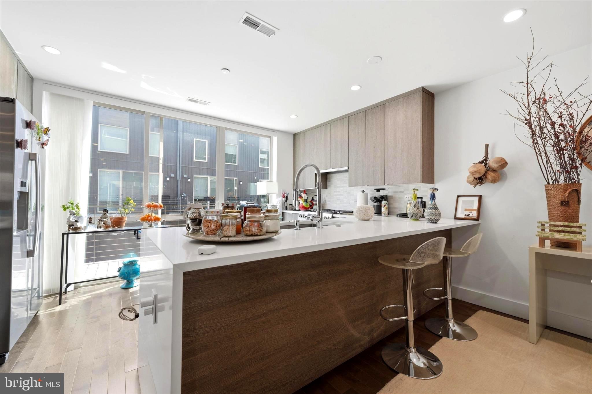 POINT BREEZE - Residential