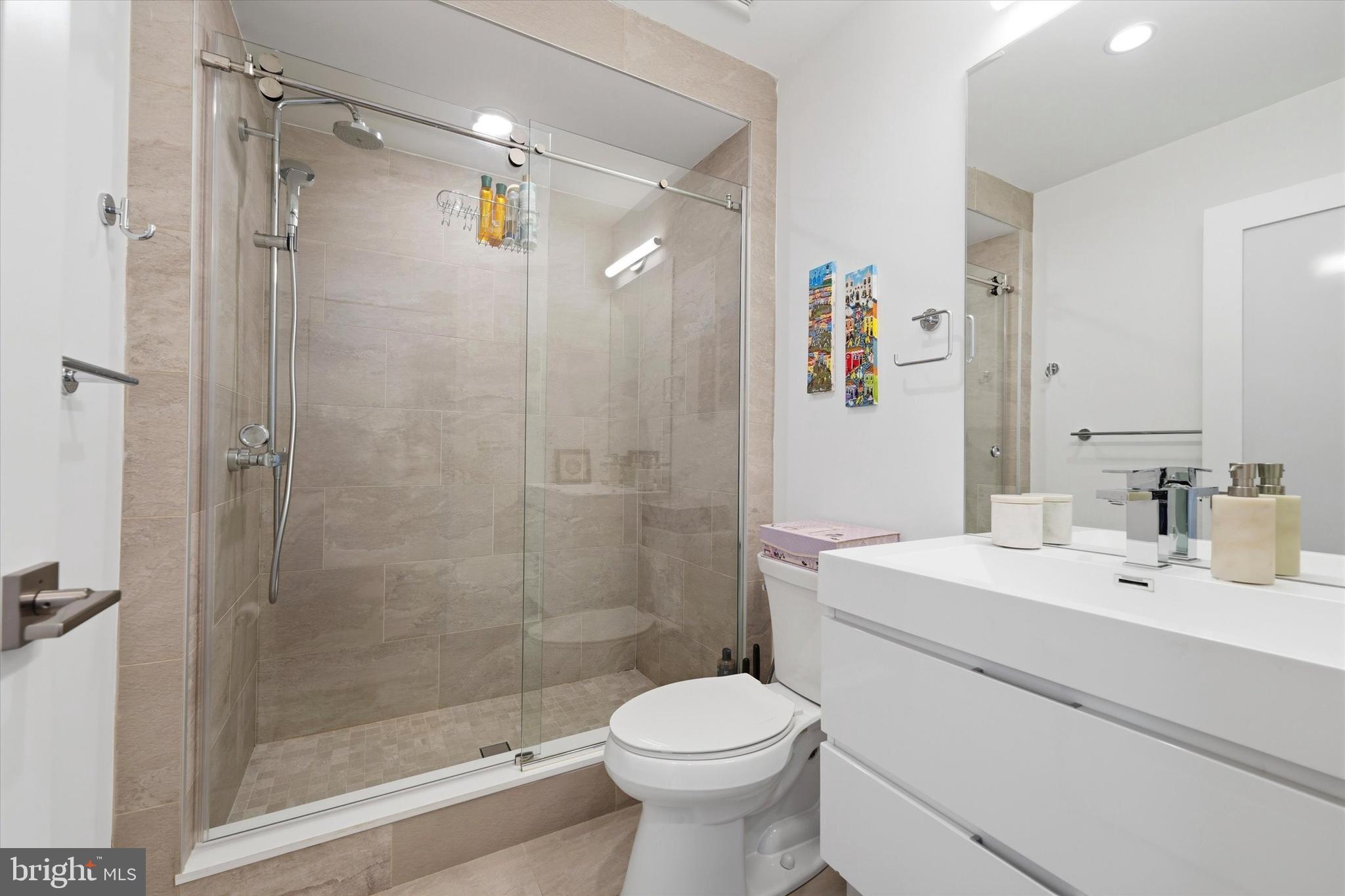 POINT BREEZE - Residential