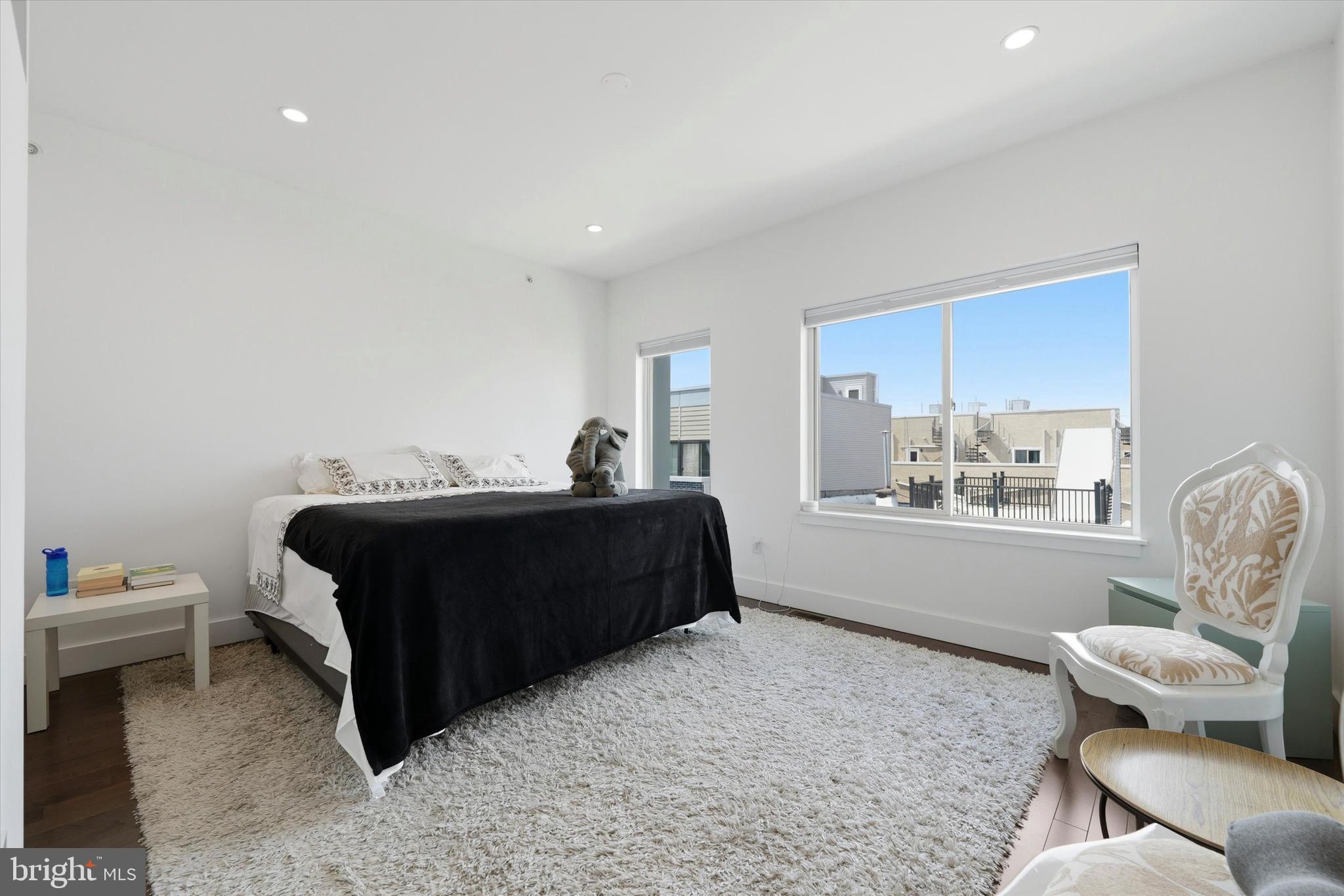 POINT BREEZE - Residential