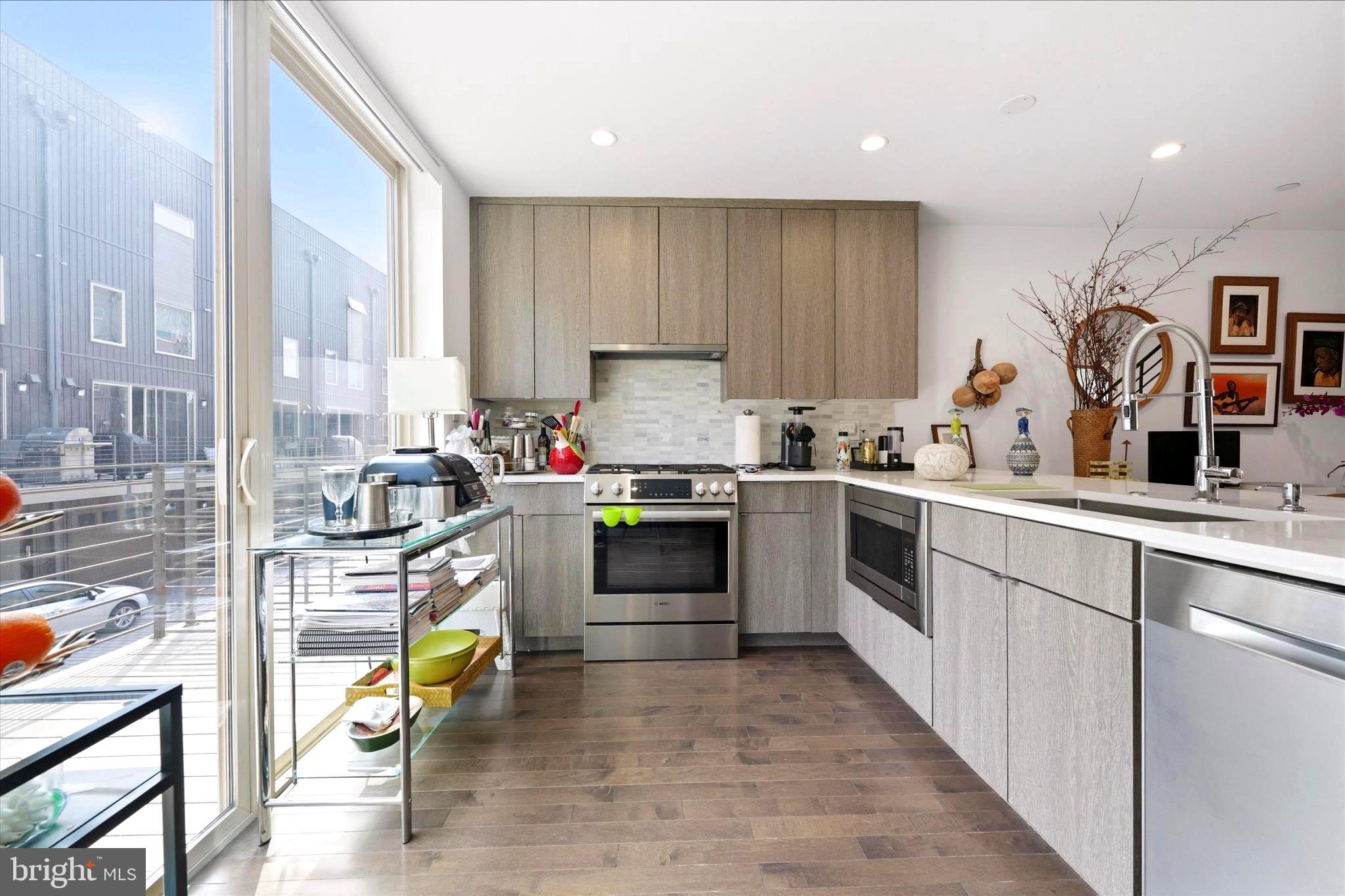 POINT BREEZE - Residential