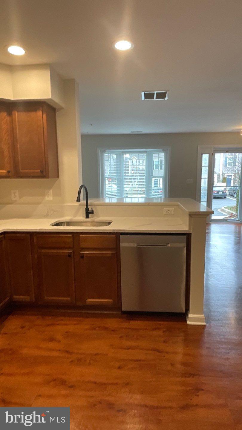 RESERVOIR RIDGE - Residential Lease