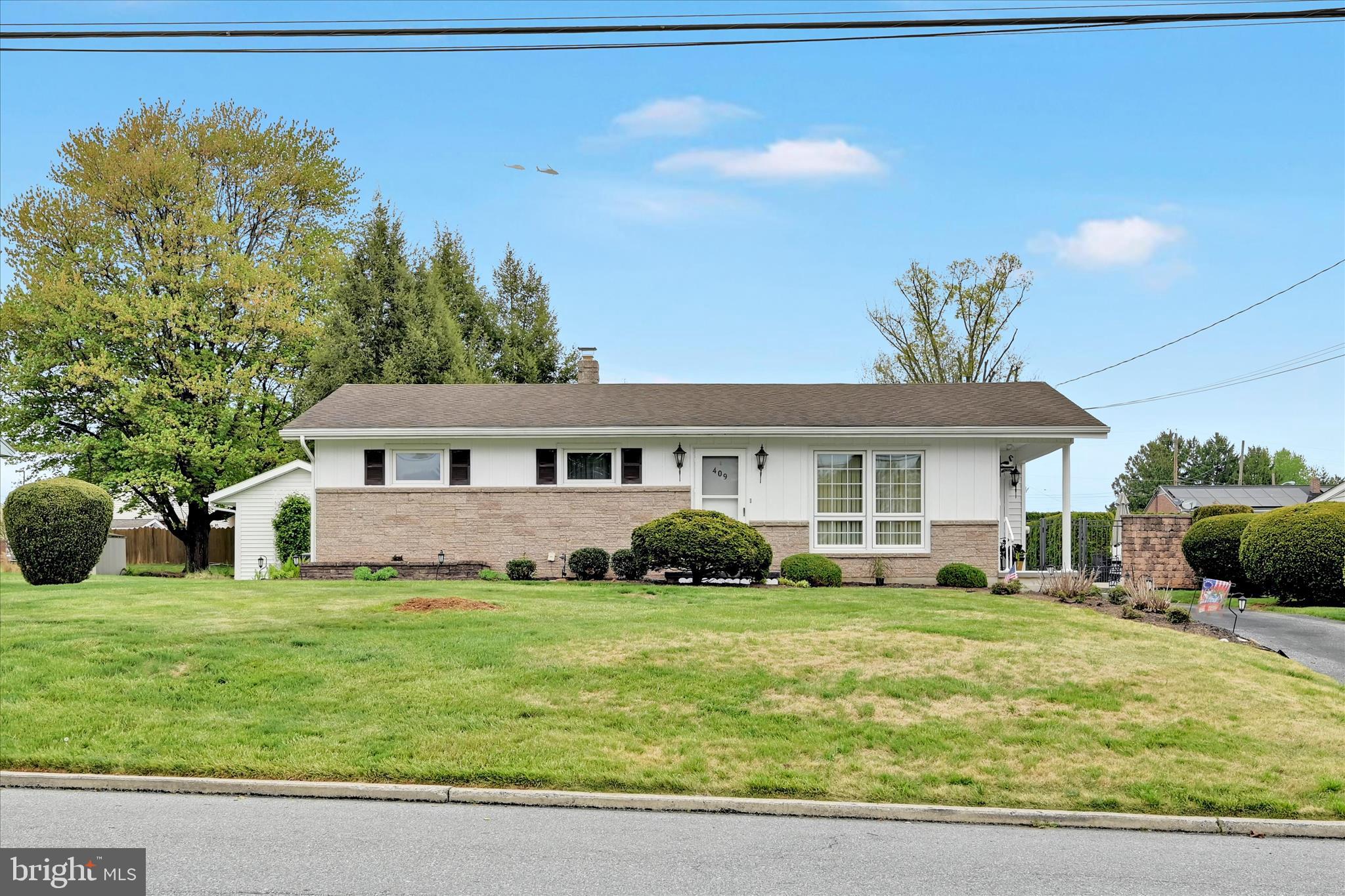 409 W LOCUST STREET