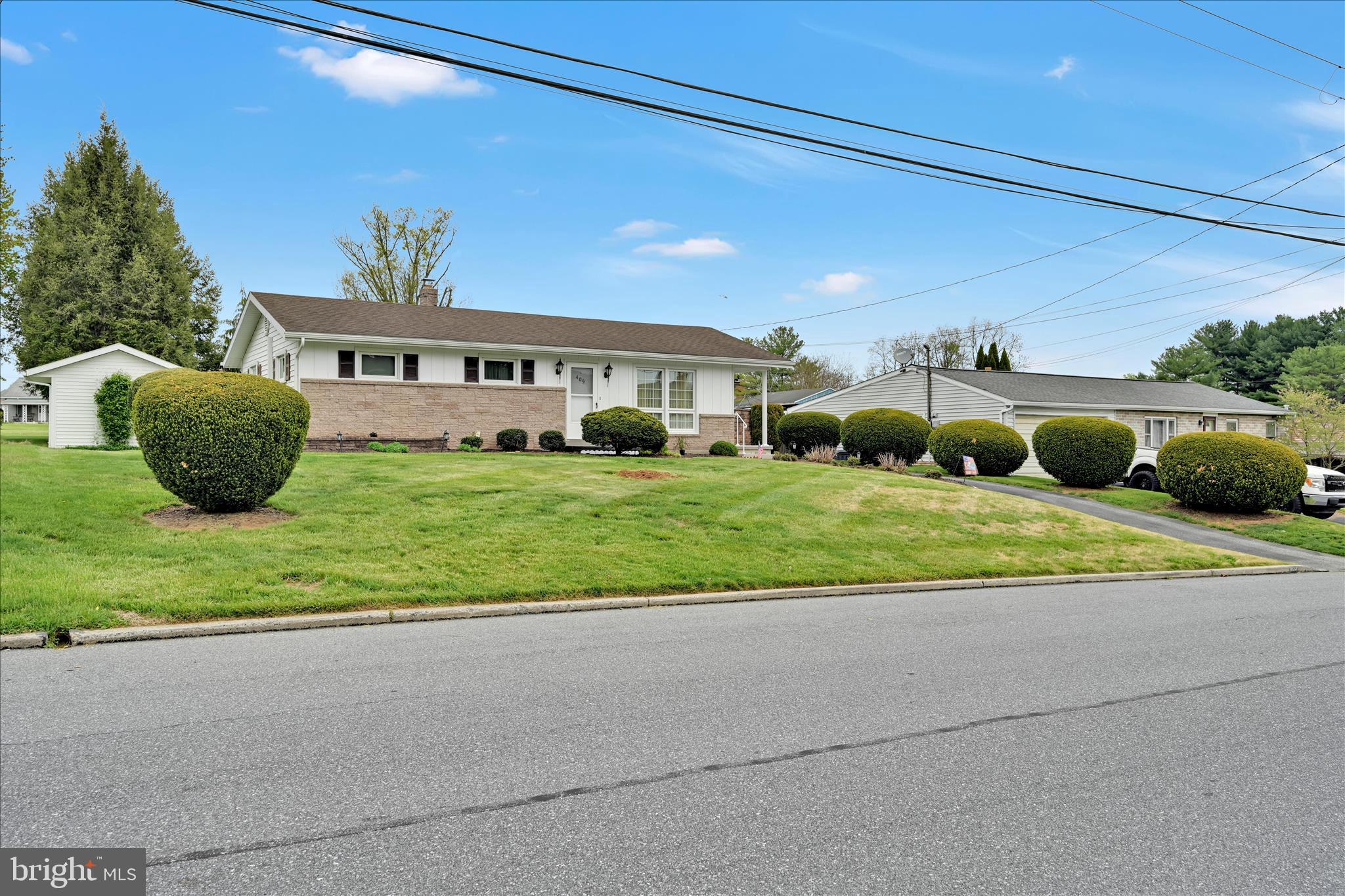 409 W LOCUST STREET