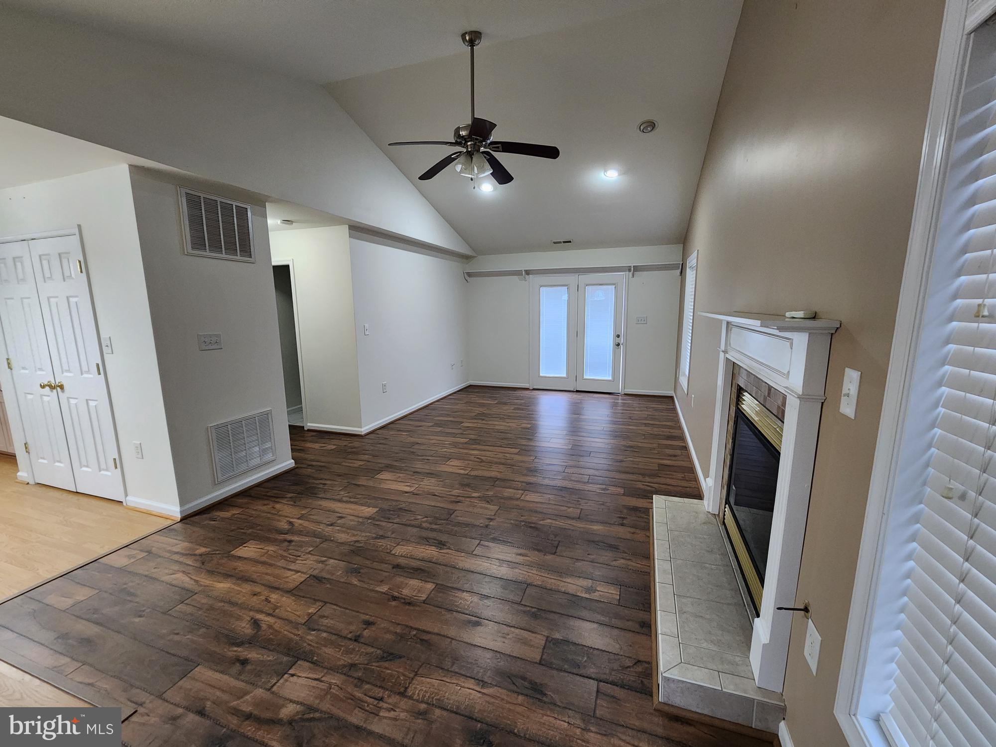 PEMBROKE GROVE - Residential