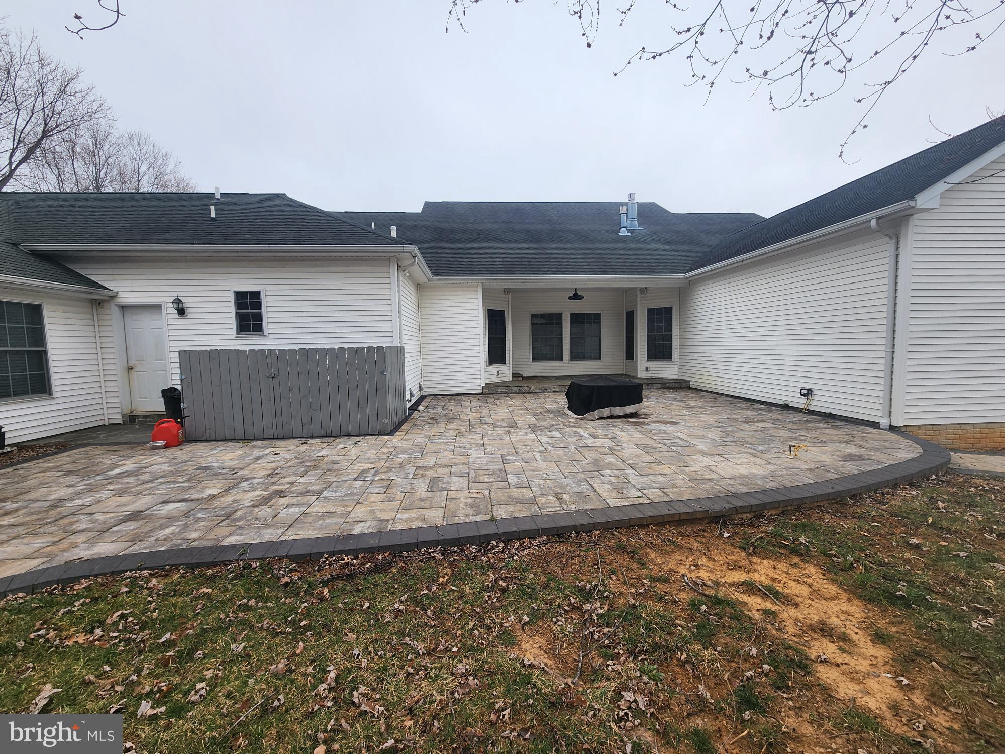 PEMBROKE GROVE - Residential