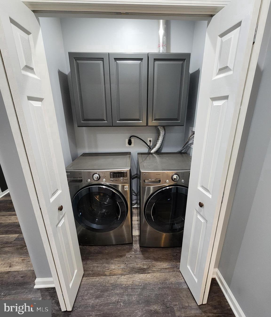 PEMBROKE GROVE - Residential