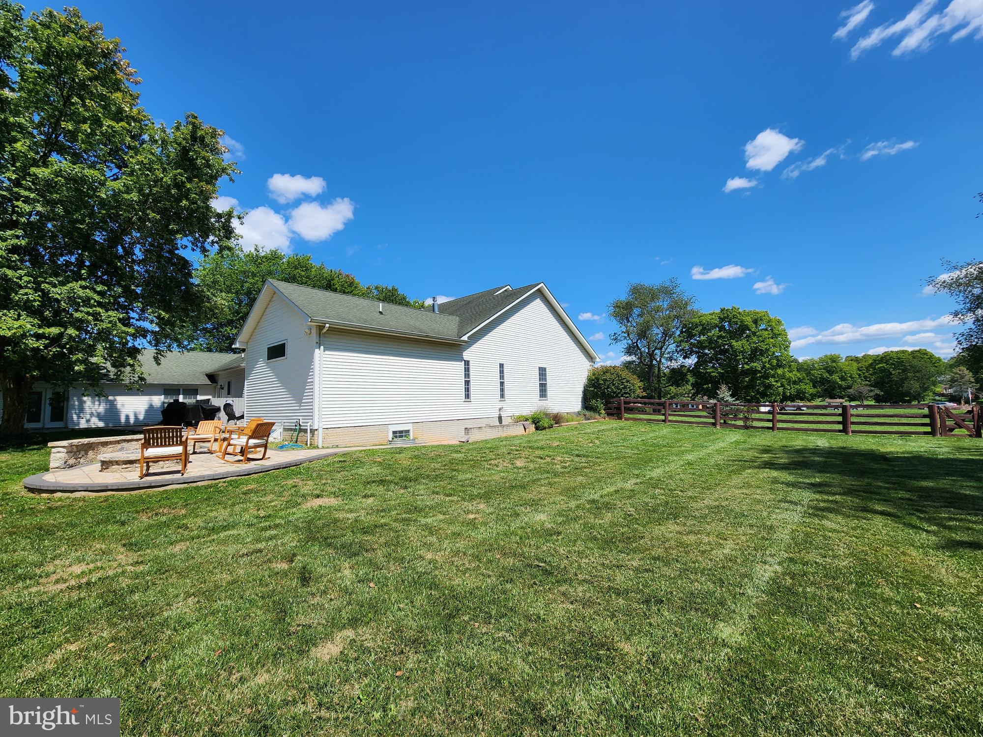 PEMBROKE GROVE - Residential