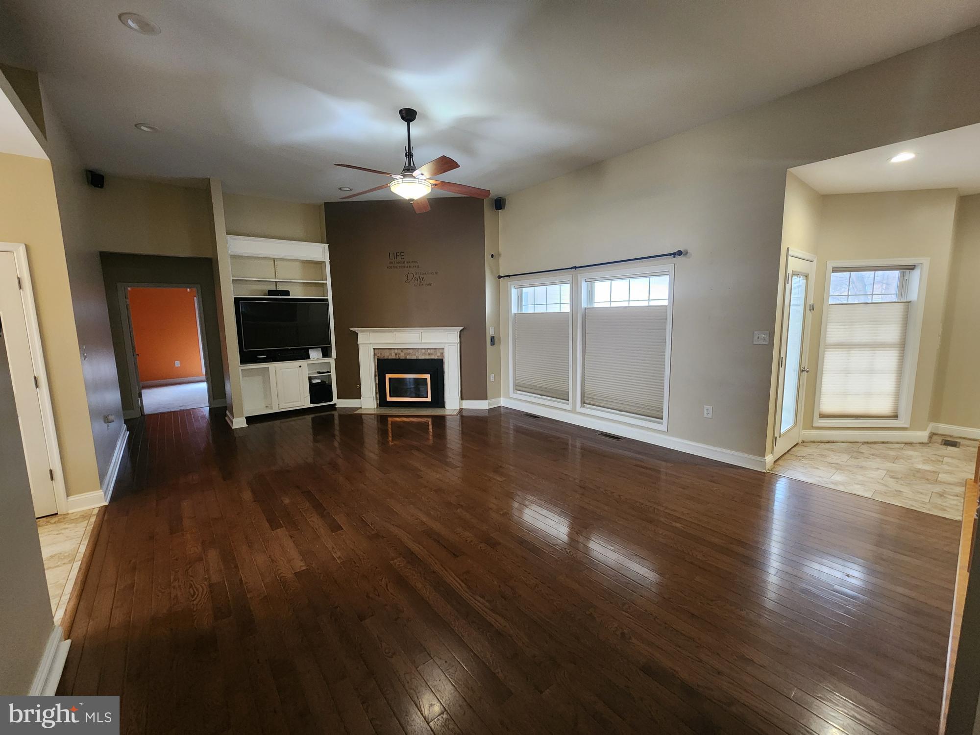 PEMBROKE GROVE - Residential