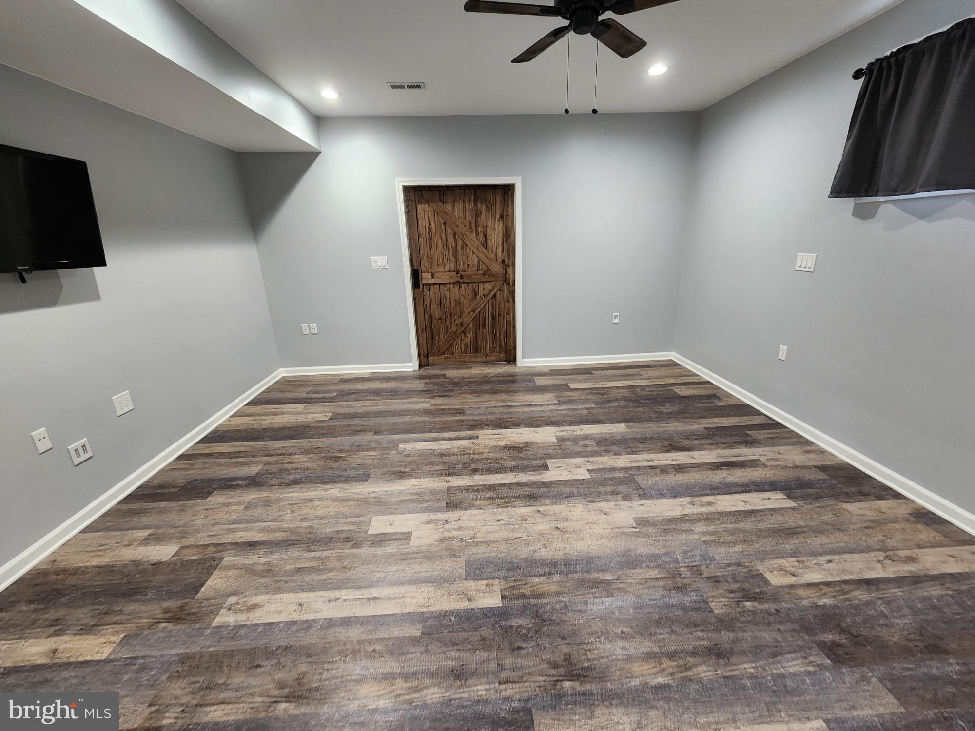 PEMBROKE GROVE - Residential