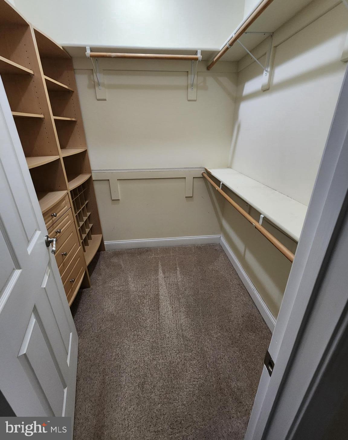 PEMBROKE GROVE - Residential