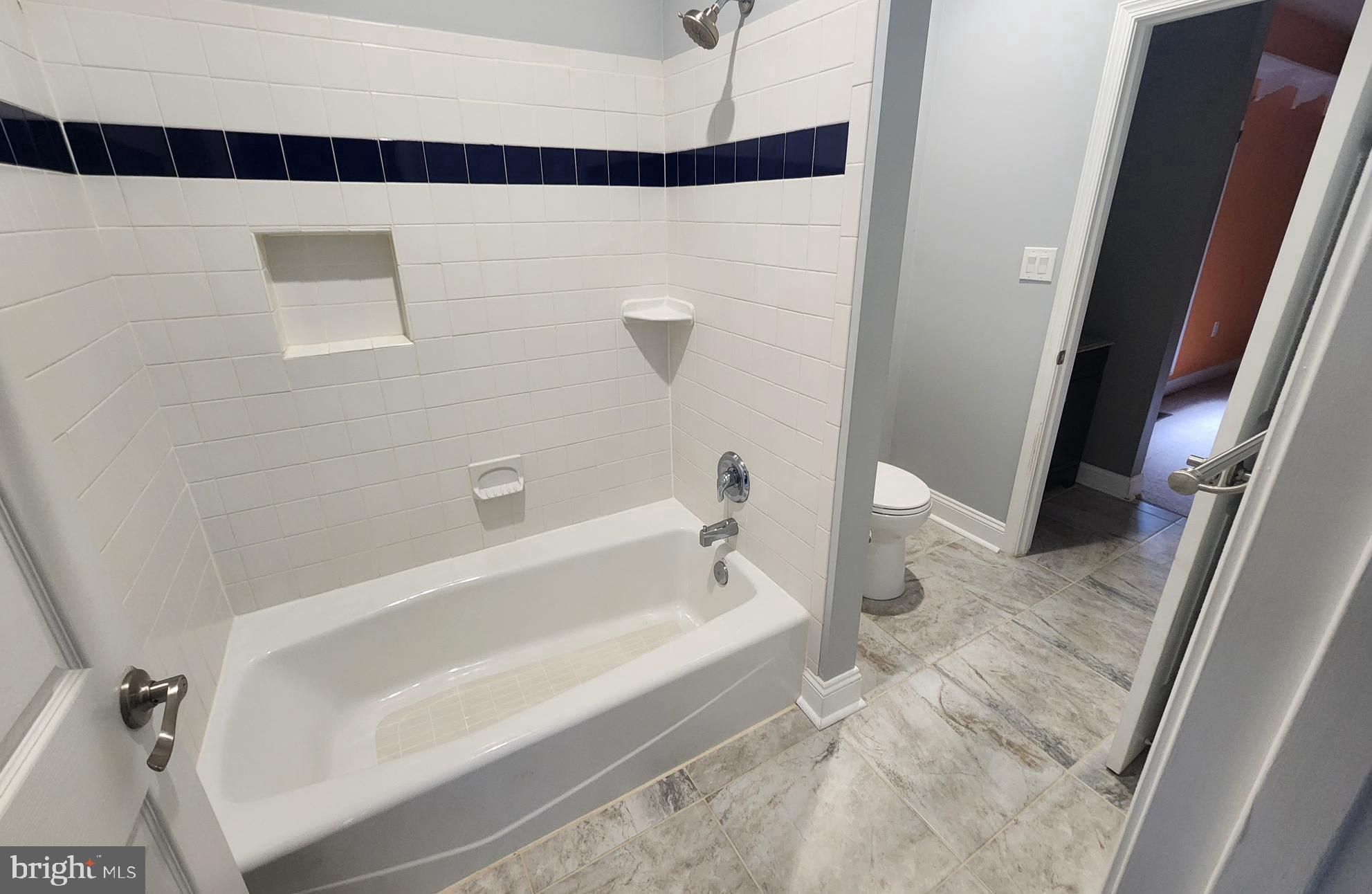 PEMBROKE GROVE - Residential