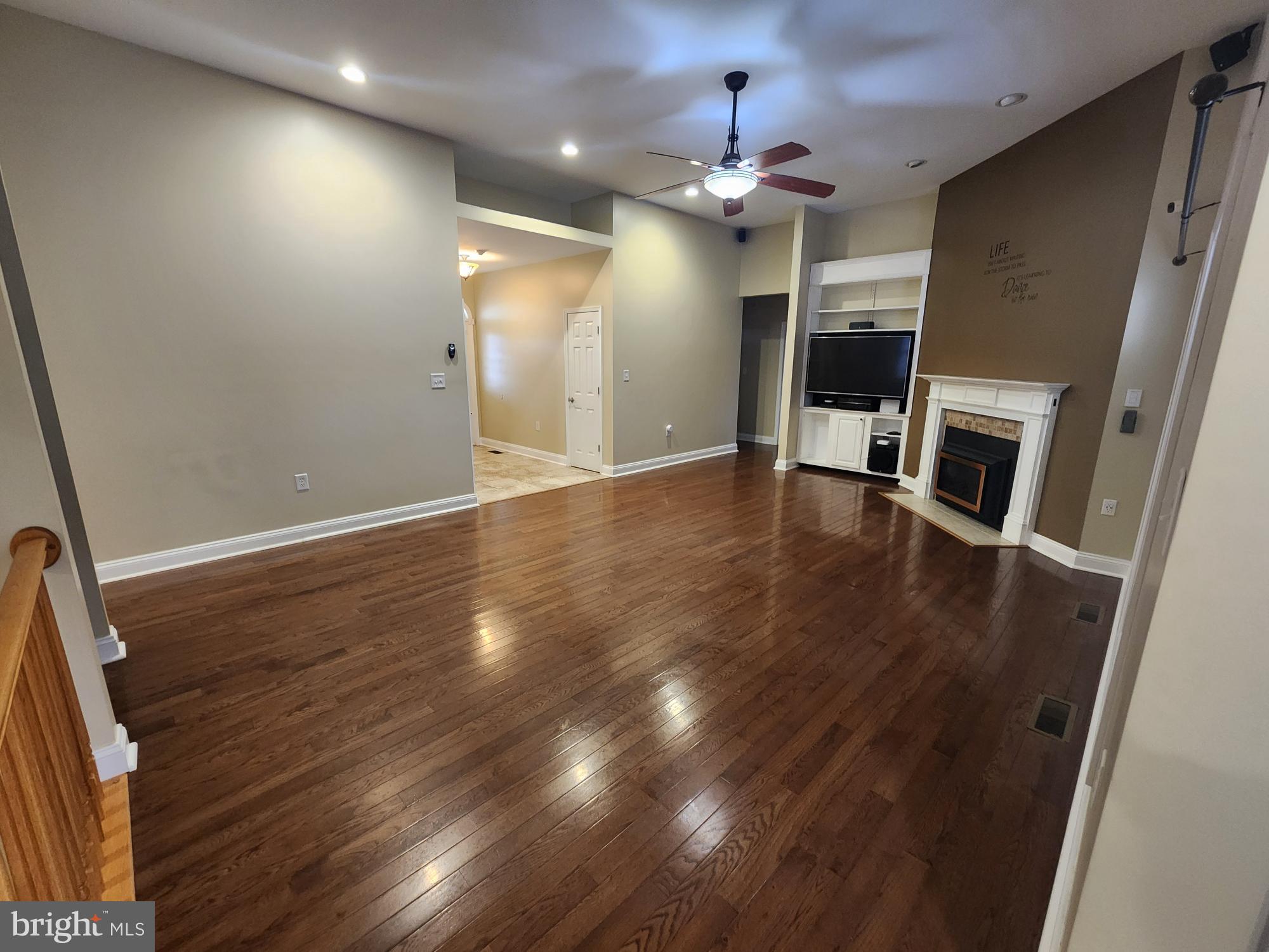 PEMBROKE GROVE - Residential