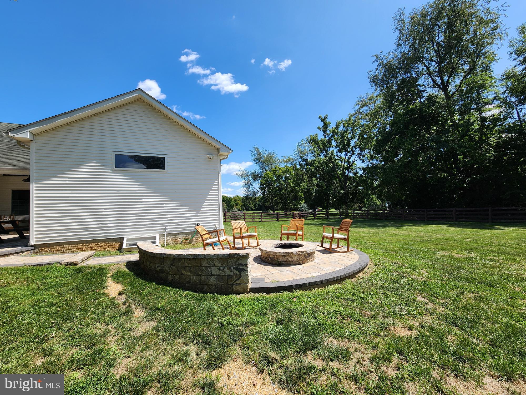 PEMBROKE GROVE - Residential