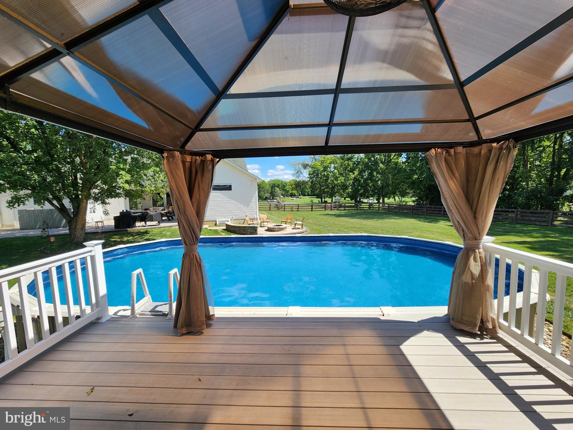 PEMBROKE GROVE - Residential