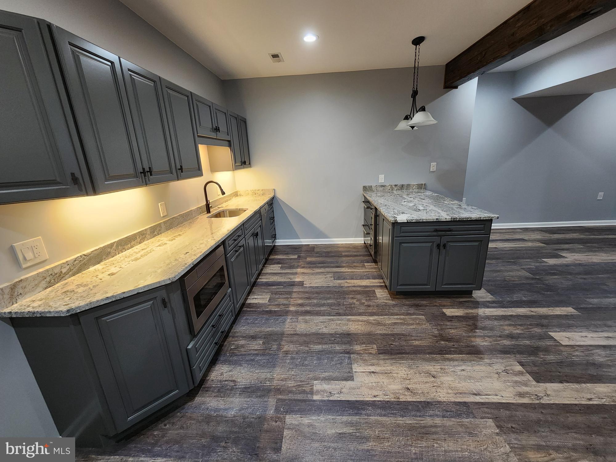 PEMBROKE GROVE - Residential